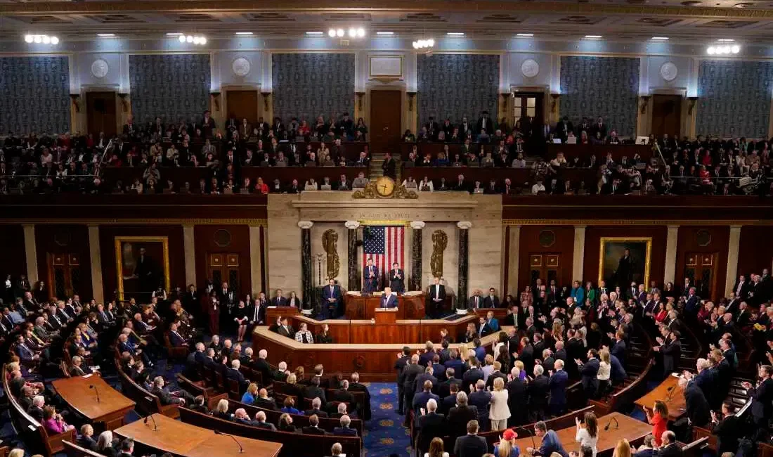 Trump’ın Kongre onayı almadan yürüttüğü askeri operasyonları kısıtlamayı hedefleyen yasa