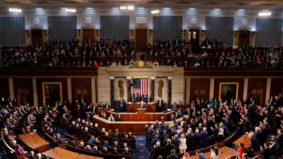 Trump’ın Kongre onayı almadan yürüttüğü askeri operasyonları kısıtlamayı hedefleyen yasa