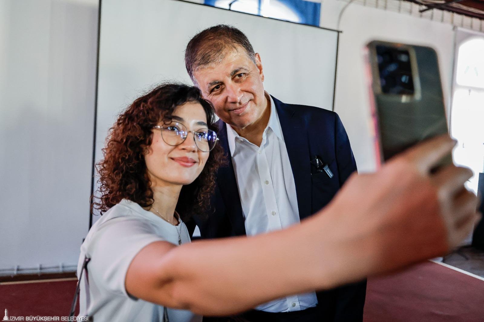 İzmir’de gençler yalnız değil: Eğitimden barınmaya tam destek