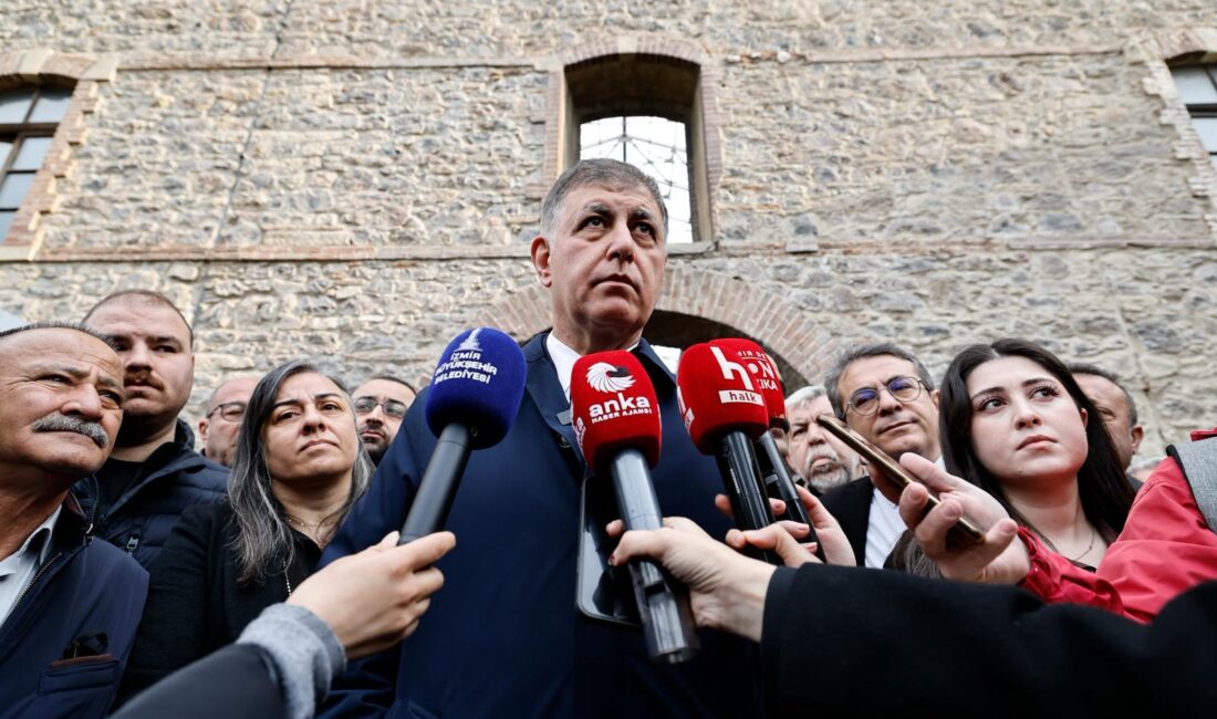 İzmir Büyükşehir Belediye Başkanı Dr. Cemil Tugay, sabah 09.00'da Vakıflar