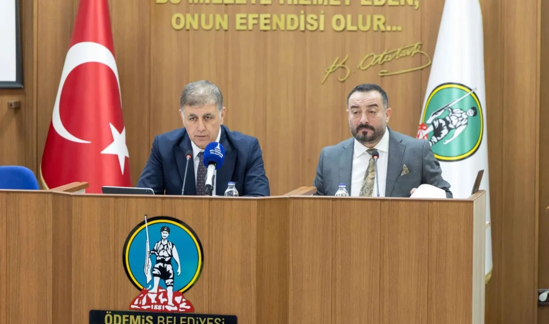 İzmir Büyükşehir Belediye Başkanı Dr. Cemil Tugay, Ödemiş'te düzenlenen iftarın