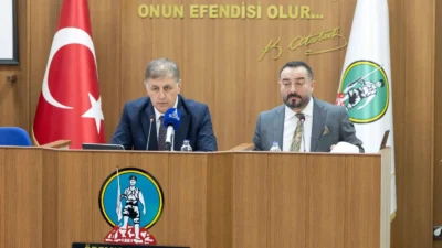 İzmir Büyükşehir Belediye Başkanı Dr. Cemil Tugay, Ödemiş'te düzenlenen iftarın