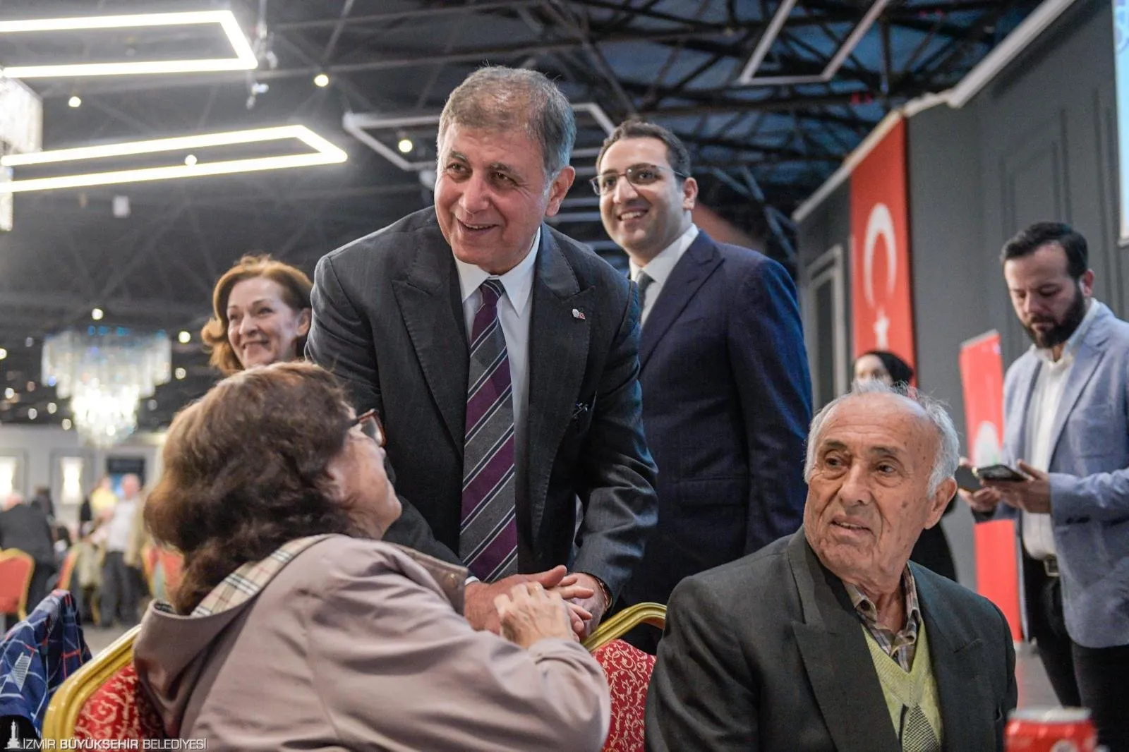 Başkan Tugay'dan Balçova'da vefa iftarı: “Sizler bu milletin baş tacısınız”