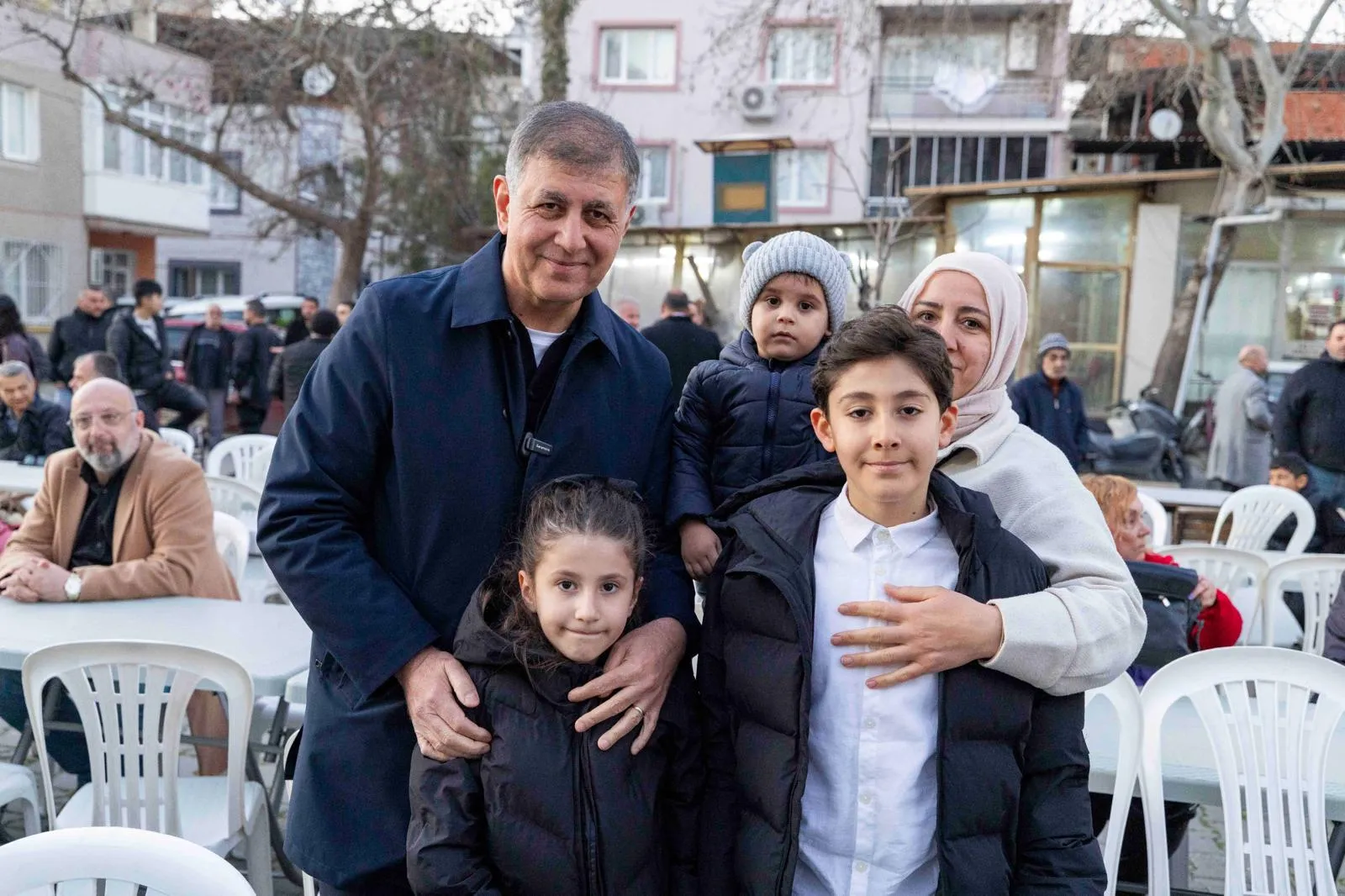 Tugay Bornova'dan söz verdi: Bayramlıksız çocuk kalmayacak