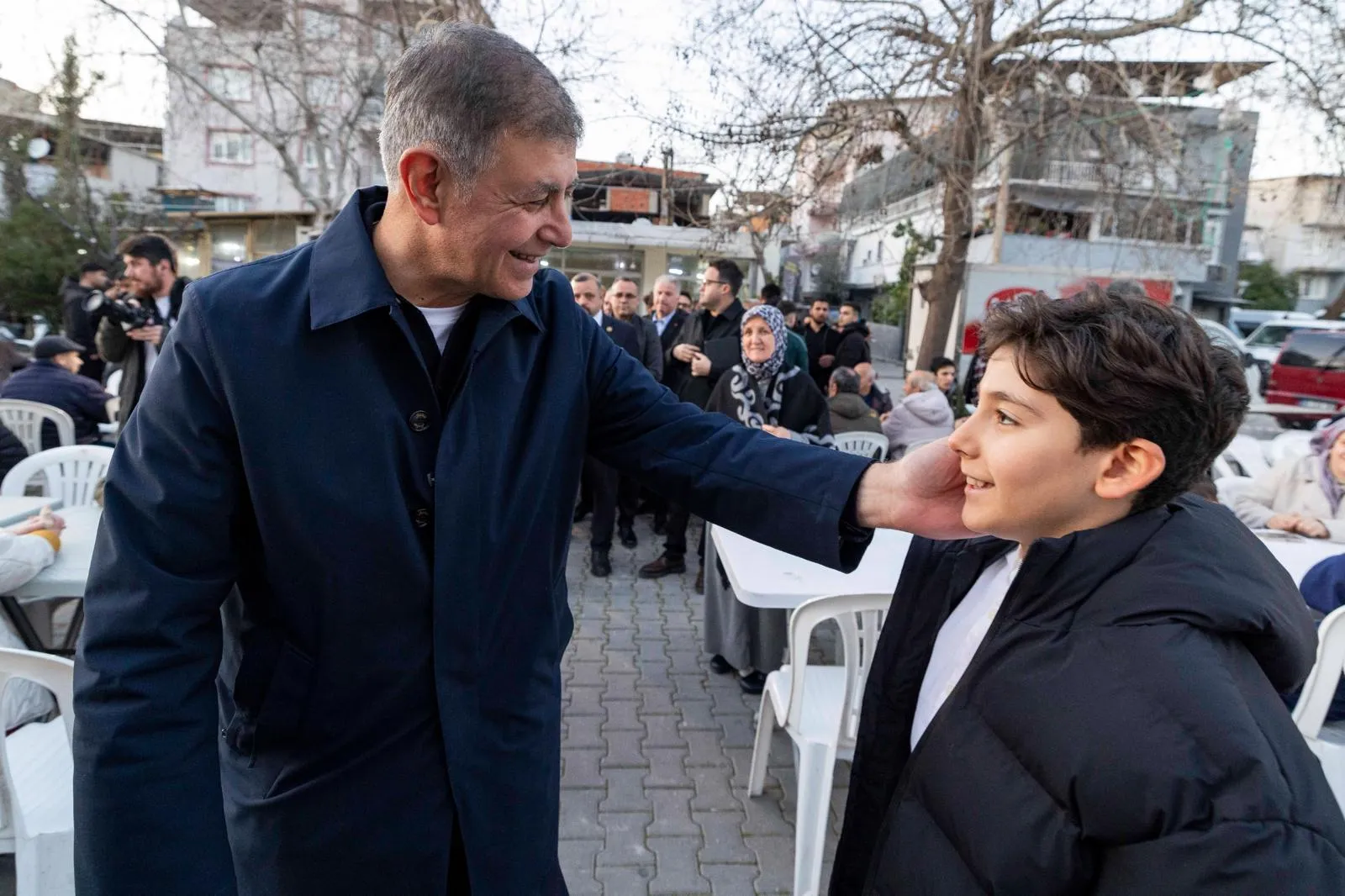 Tugay Bornova'dan söz verdi: Bayramlıksız çocuk kalmayacak