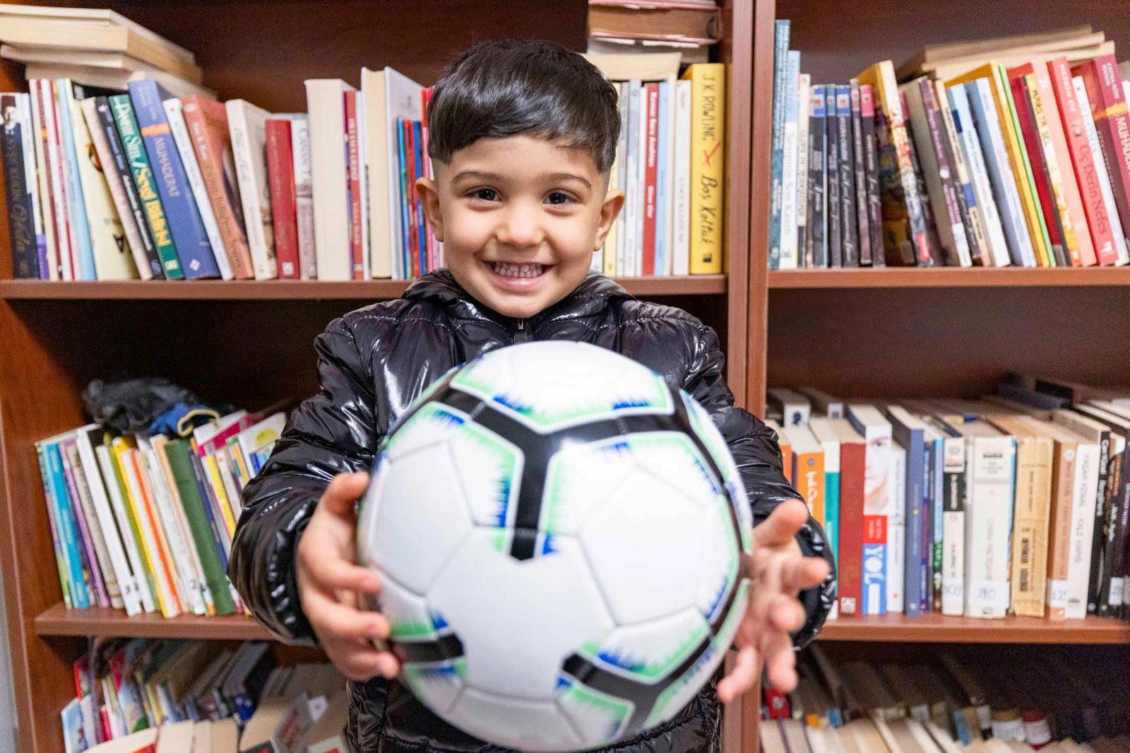 Başkan Tugay bayramı Buca’da karşıladı: Çocuklara Harçlık, Bucalılarla bayramlaşma!