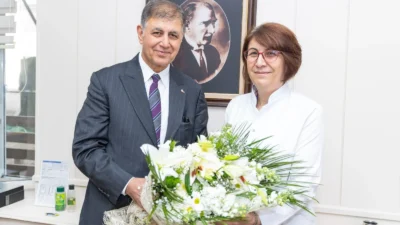 "Ben bu hizmetin güvencesiyim" diyen Başkan Tugay, 118 yıllık çınar