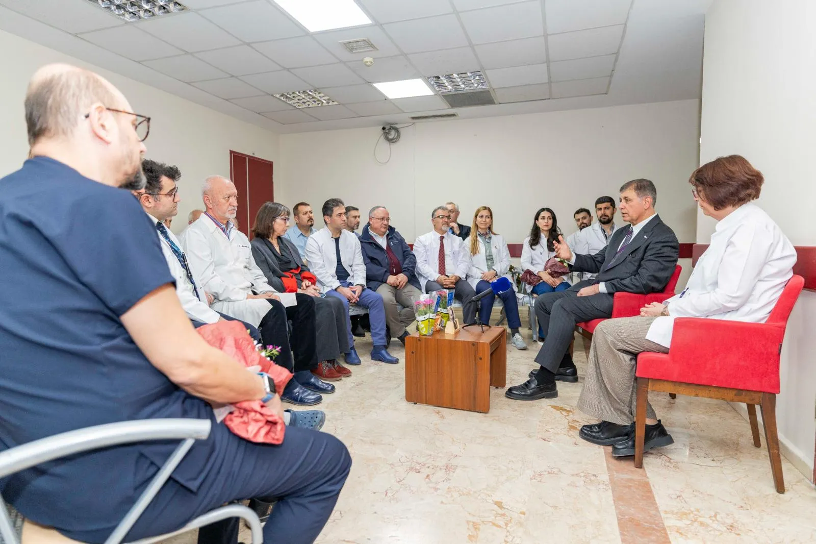 Başkan Tugay’dan Eşrefpaşa’da 'vefa' buluşması: “Bu mesleğin üyesi olmak bir onur"