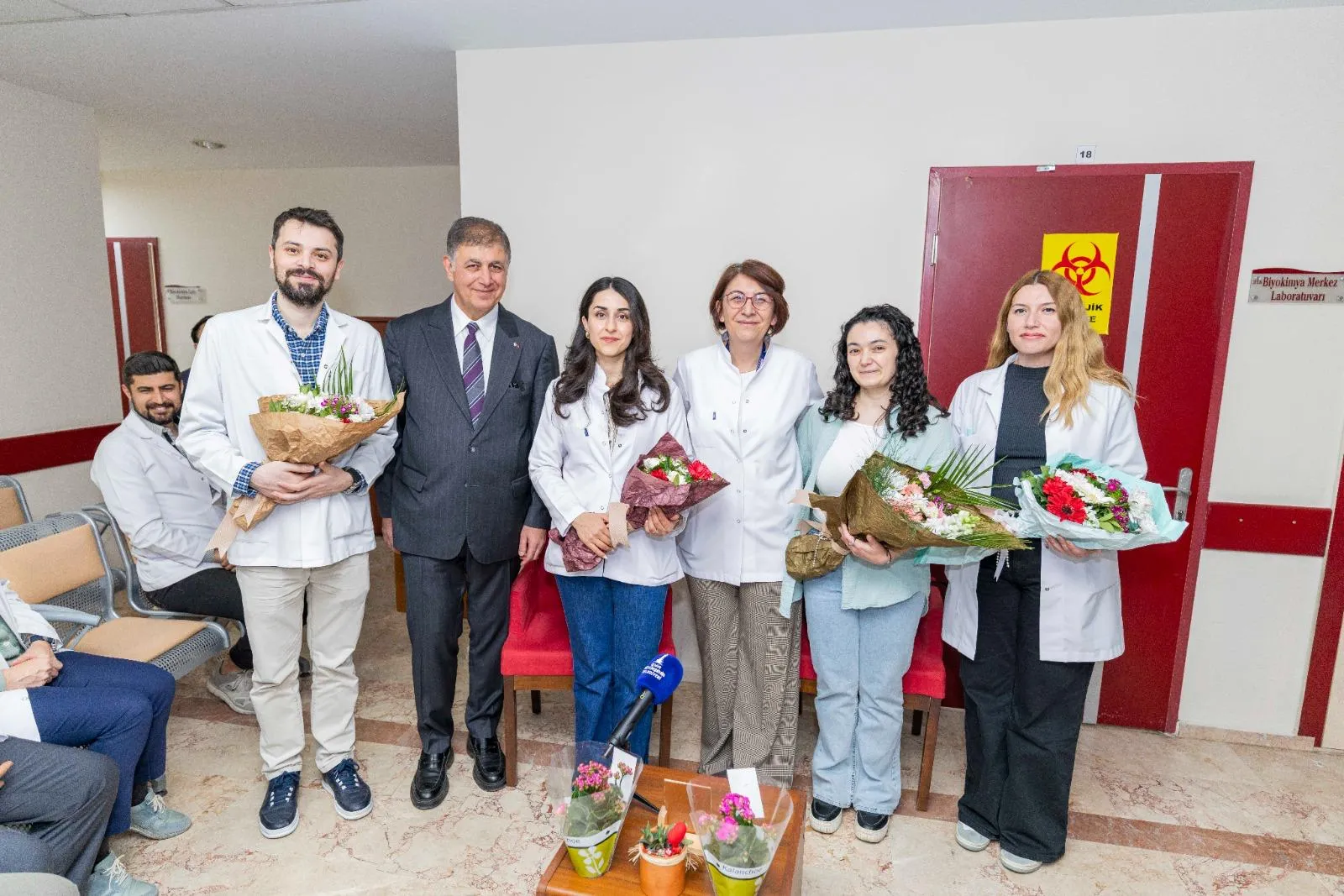 Başkan Tugay’dan Eşrefpaşa’da 'vefa' buluşması: “Bu mesleğin üyesi olmak bir onur"