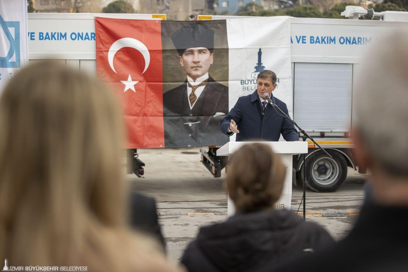 Başkan Tugay, İZSU personeli ile bayramlaştı: 'Bu kentin gururusunuz; İzmir size emanet'