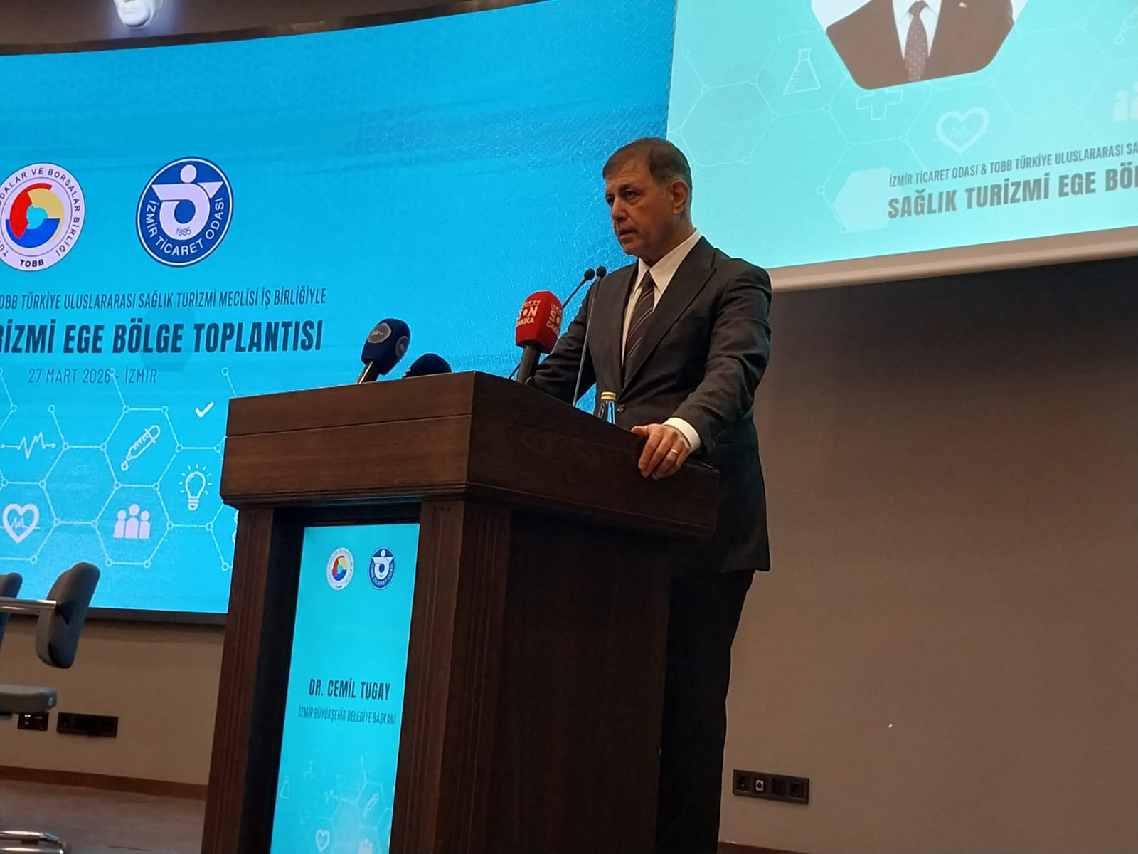 Başkan Tugay'dan gündem yaratacak çıkış: “İzmir'i tanıtmak için kendimizi paralıyoruz!"