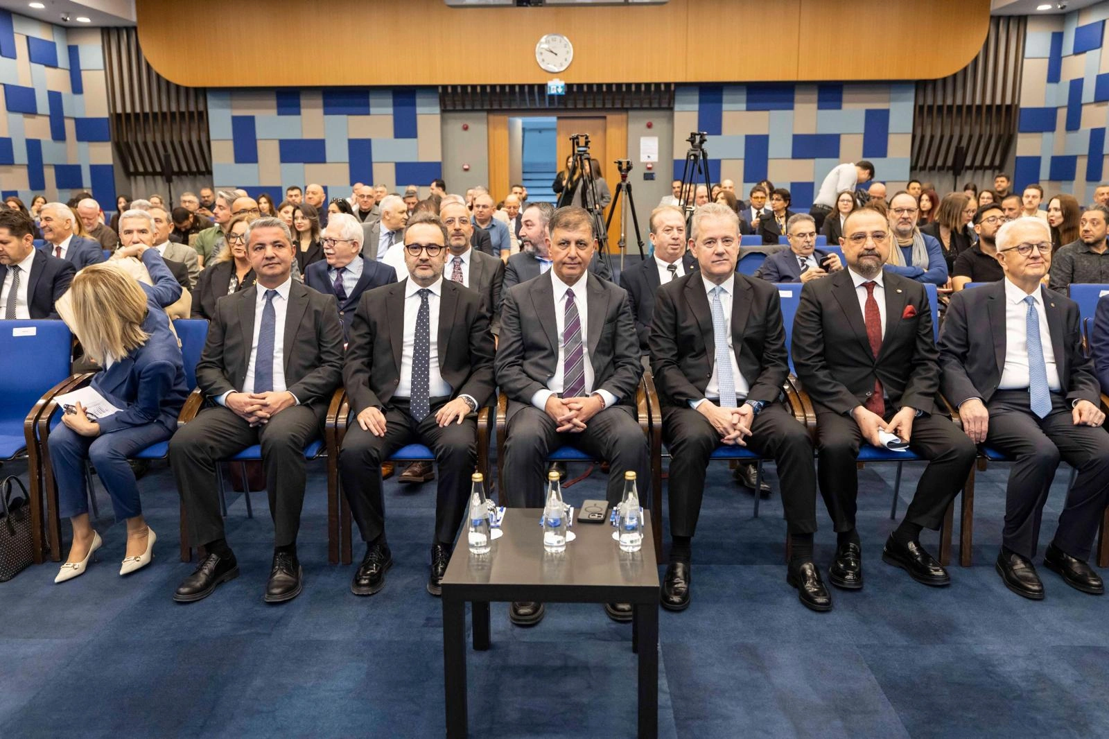 300 milyar dolarlık pazarda İzmir için tarihi çağrı: İZTO Başkanı Özgener’den "İnciraltı Sağlık Turizmi Vadisi" çıkışı