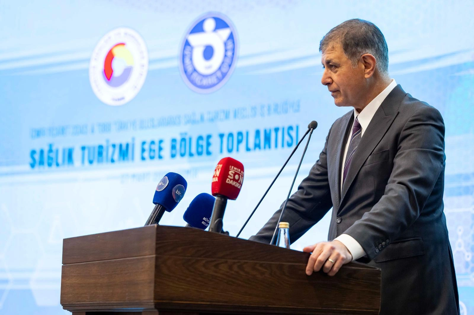 Başkan Tugay'dan gündem yaratacak çıkış: “İzmir'i tanıtmak için kendimizi paralıyoruz!"