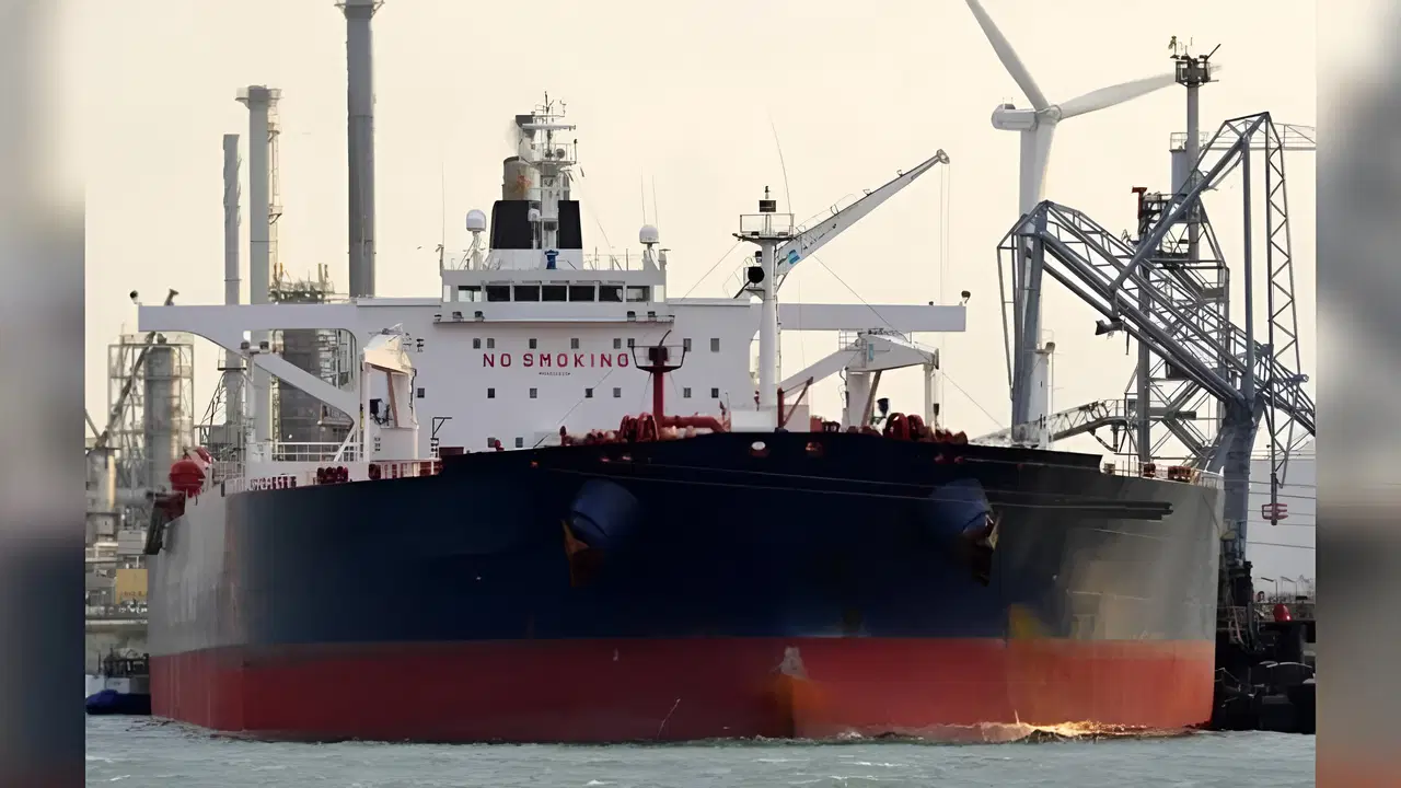 Rusya'dan yola çıkan ve İstanbul Boğazı'na girmeye hazırlanan İstanbul merkezli