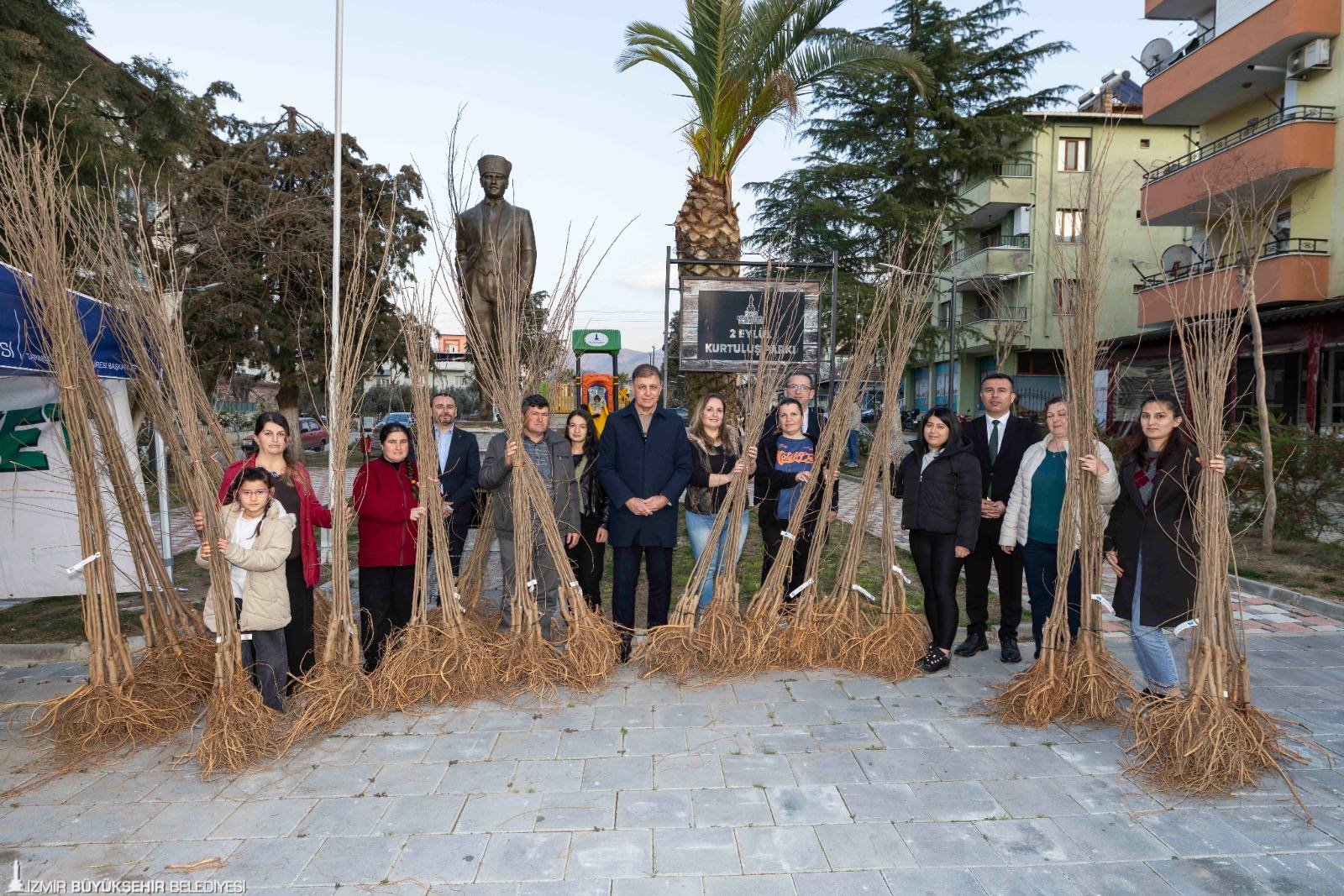Büyükşehirden Beydağ'da 'Gönül Sofrası': 'Zorlukları omuz omuza aşacağız'