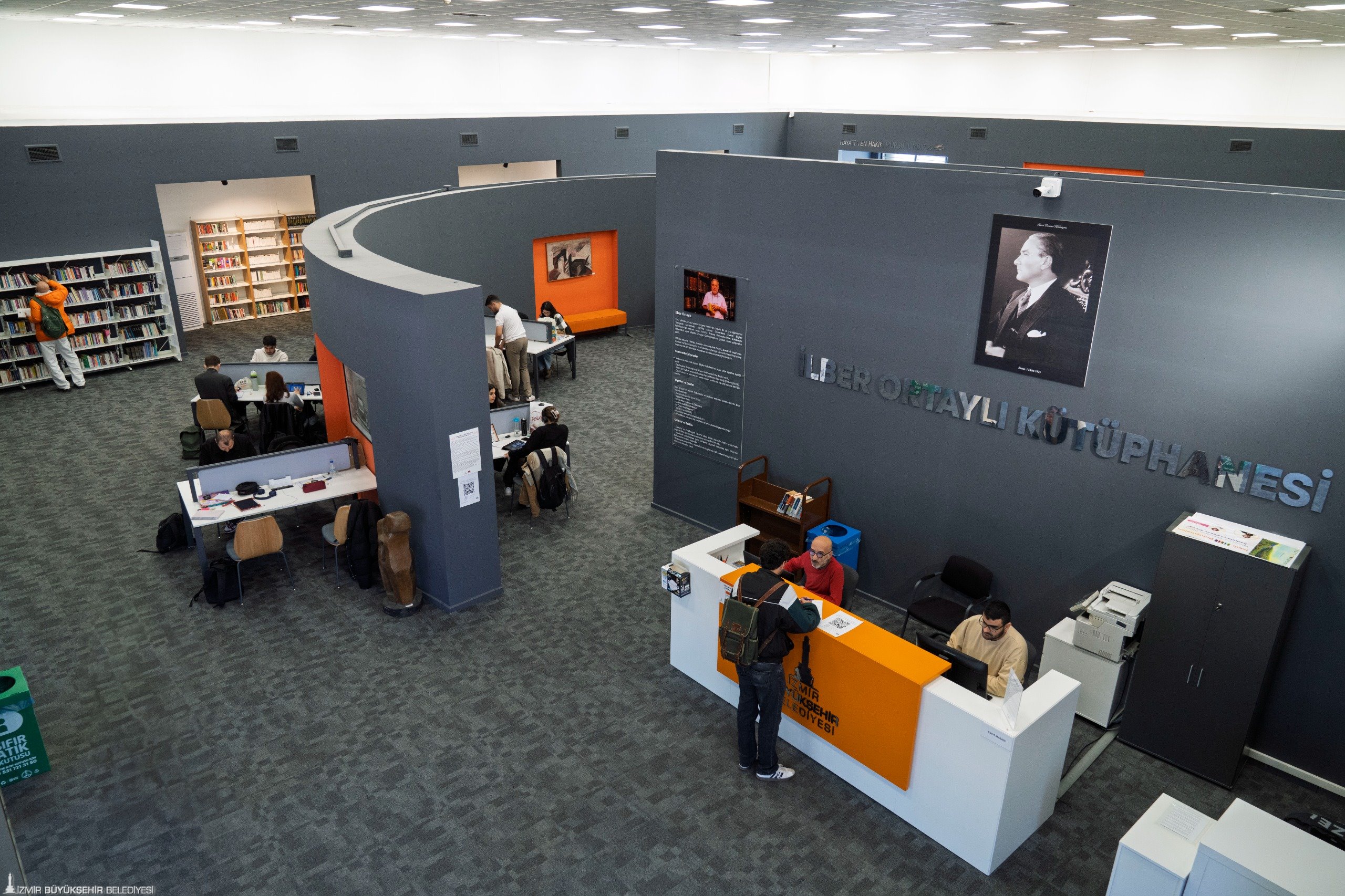 Yaşayan Kütüphaneleri İzmirliler çok sevdi: 'Kendimizi evimizde gibi hissediyoruz'