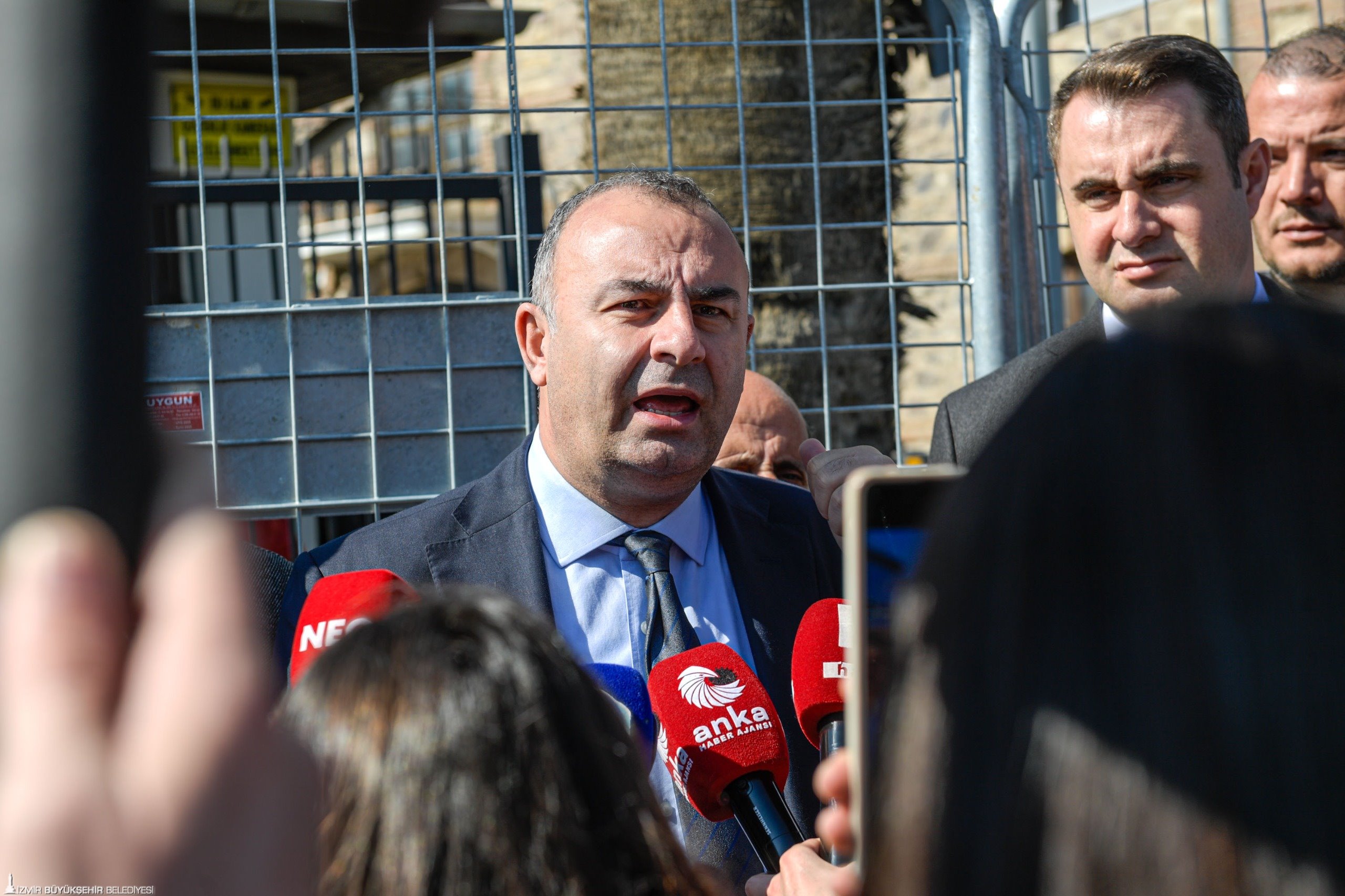 İzmir’de "Meslek Fabrikası" nöbeti: “Okulları, karakolları da mı tahliye edelim?”