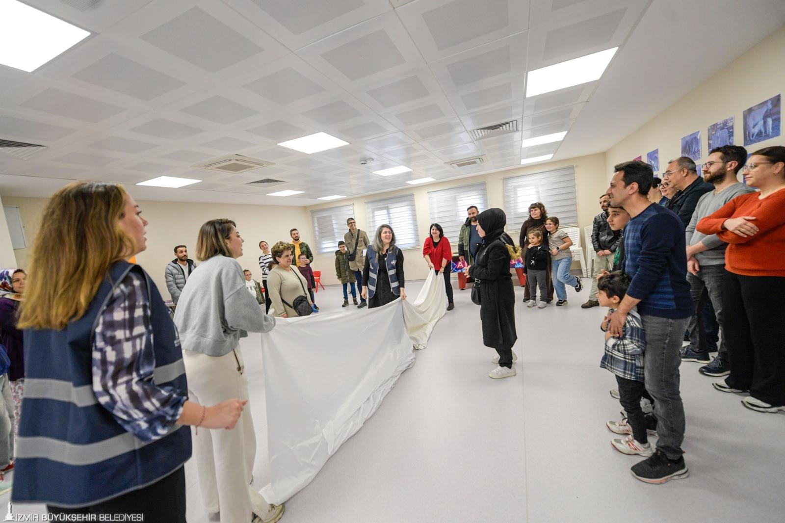 Doğa ve patili dostlar şifa dağıtıyor: İzmir'de 'özel' çocuklar için anlamlı bağ