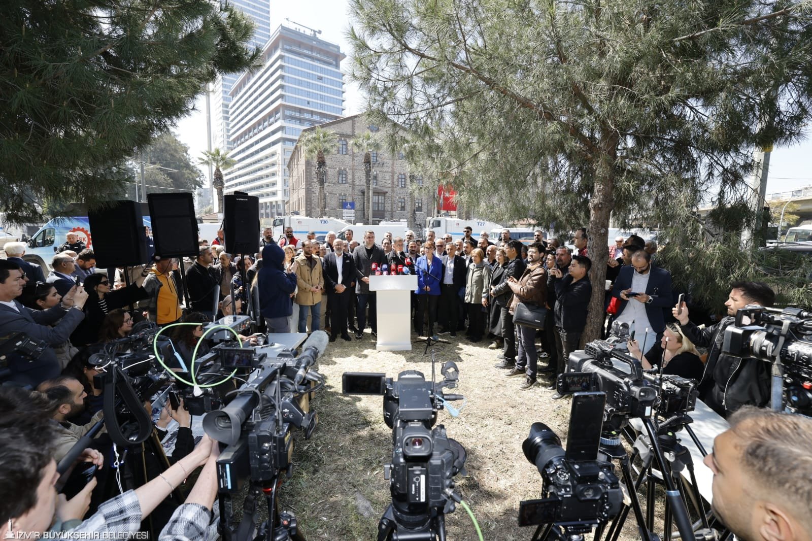 Başkan Tugay’dan İzmir’e çağrı: 'Mirasımıza sahip çıkmaya bekliyoruz!'