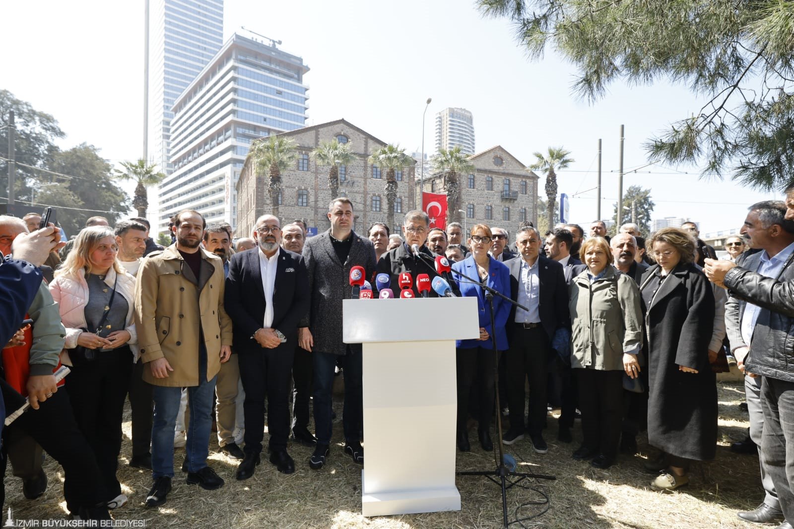 Başkan Tugay’dan İzmir’e çağrı: 'Mirasımıza sahip çıkmaya bekliyoruz!'