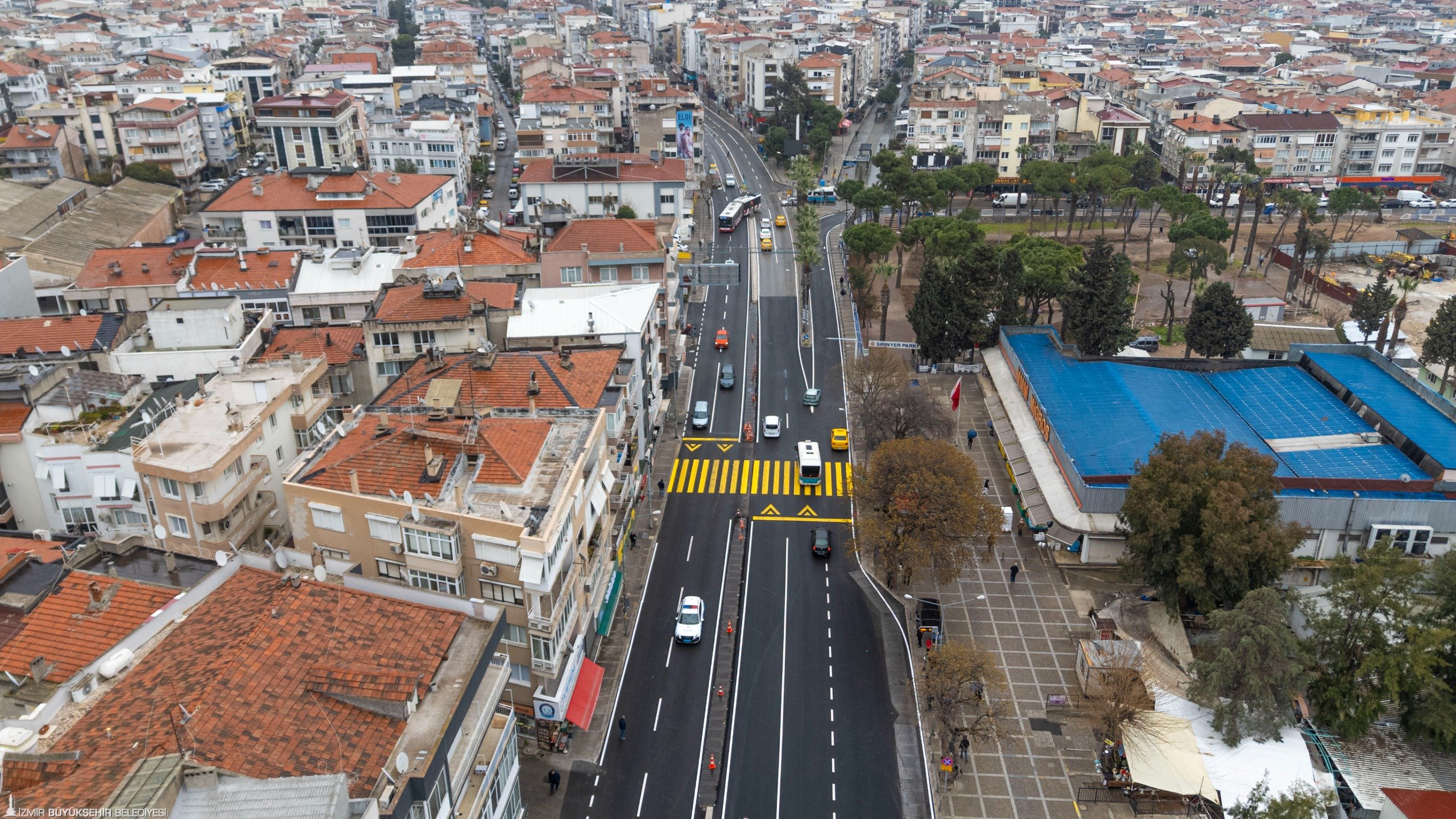 Buca’nın kalbi Şirinyer, İzmir Büyükşehir Belediyesi’nin başlattığı dev asfalt ve