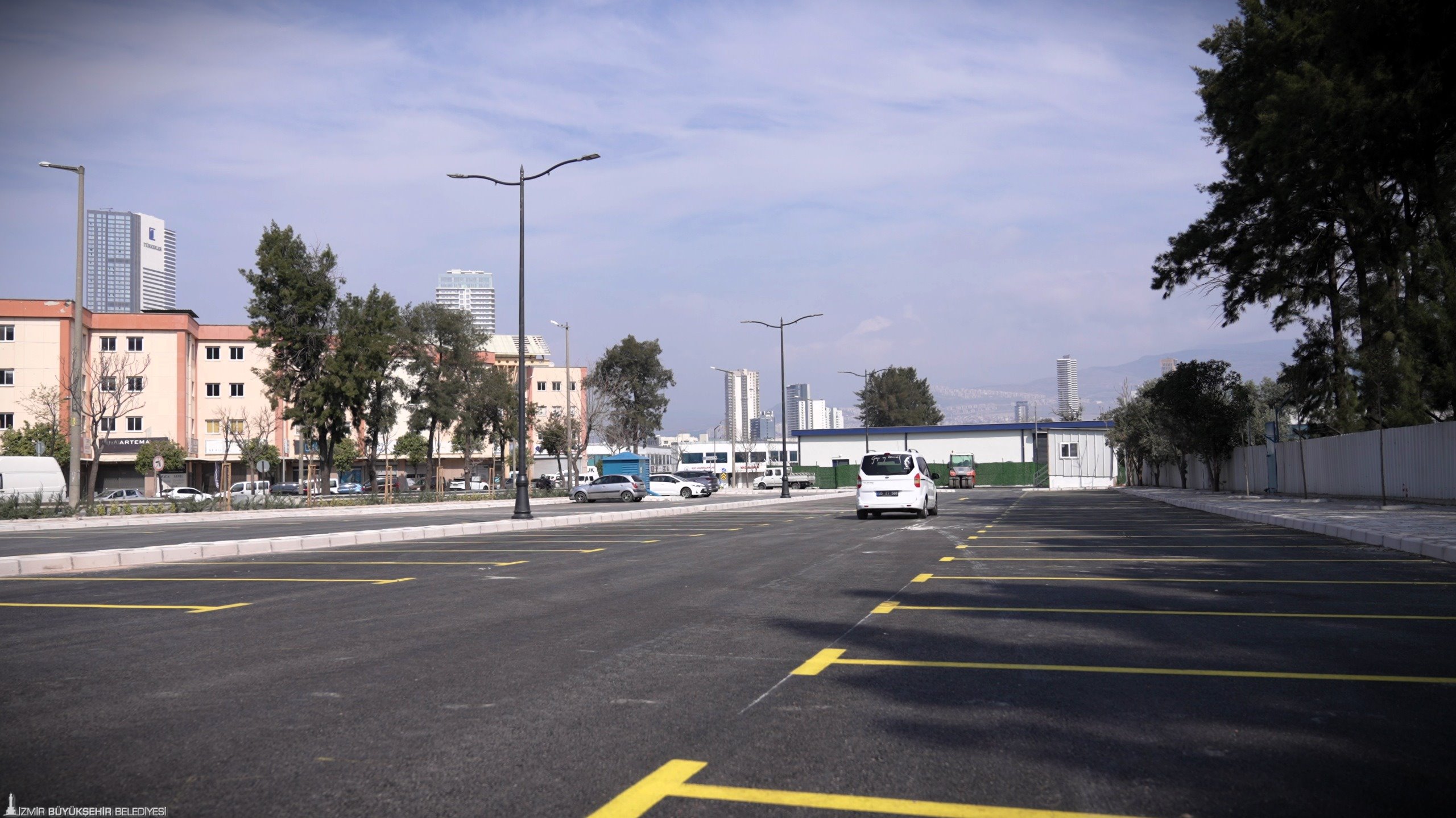 Gıda Çarşısı'nda çile sona eriyor: 154 araçlık ücretsiz otopark açıldı 13 Gıda Çarşısı'nda çile sona eriyor: 154 araçlık ücretsiz otopark açıldı