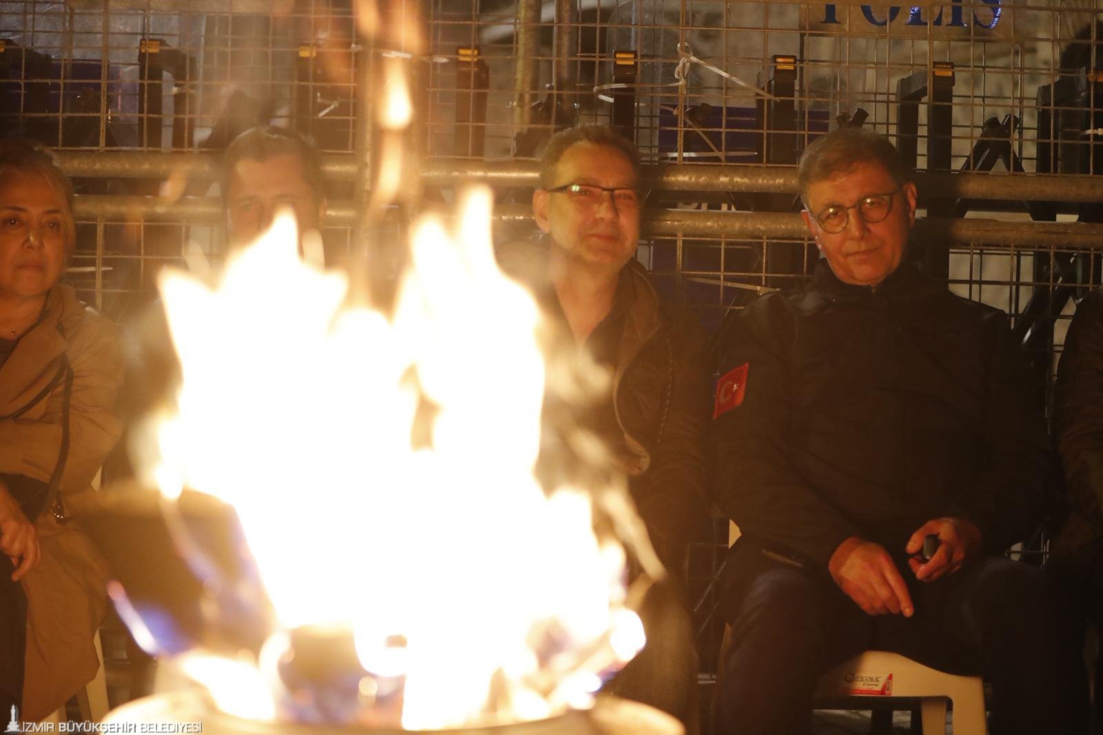 Meslek Fabrikası’nda üçüncü gün nöbeti: Tugay, barikattan seslendi; 'Gitmiyoruz' 1 Meslek Fabrikası’nda üçüncü gün nöbeti: Tugay, barikattan seslendi; 'Gitmiyoruz'