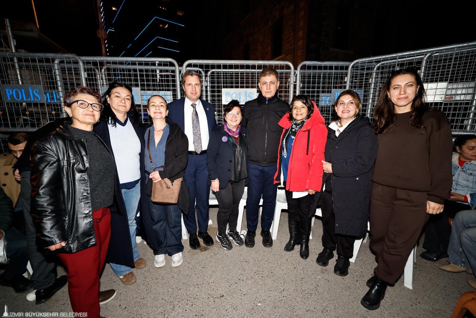 Meslek Fabrikası’nda üçüncü gün nöbeti: Tugay, barikattan seslendi; 'Gitmiyoruz' 8 Meslek Fabrikası’nda üçüncü gün nöbeti: Tugay, barikattan seslendi; 'Gitmiyoruz'