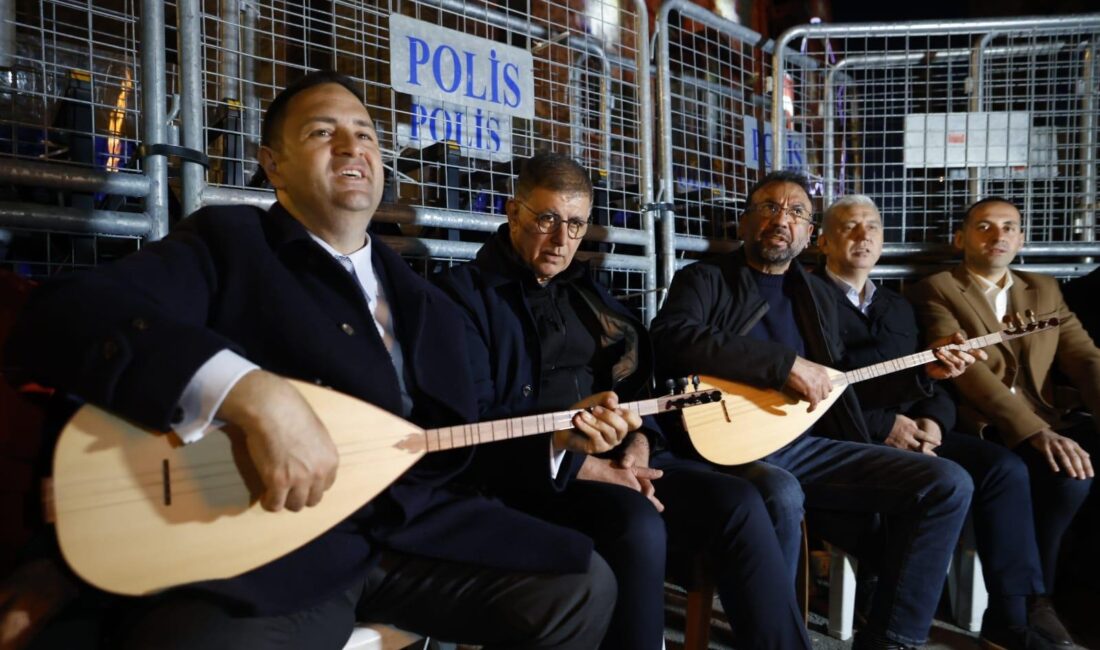 İzmir’in hafızası olan tarihi Meslek Fabrikası binasının tahliye edilmesine karşı