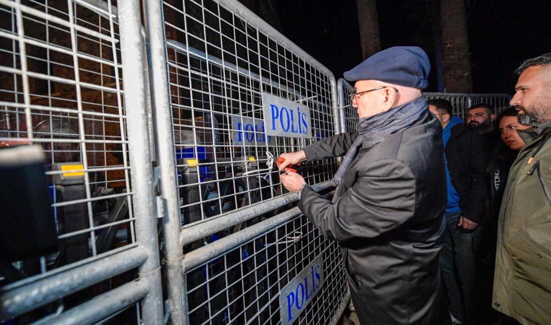İzmir’in eğitim kalesi Meslek Fabrikası barikatları önünde direniş perşembe gecesi
