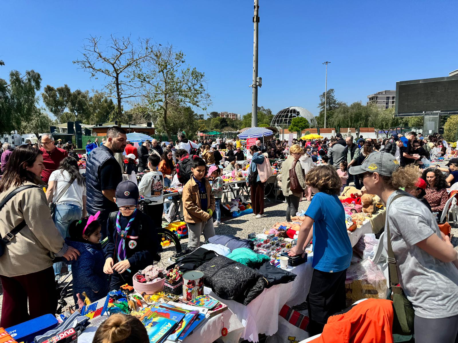 Çocuklar İçin 2. el pazarı: Şenlik havasında geri dönüşüm