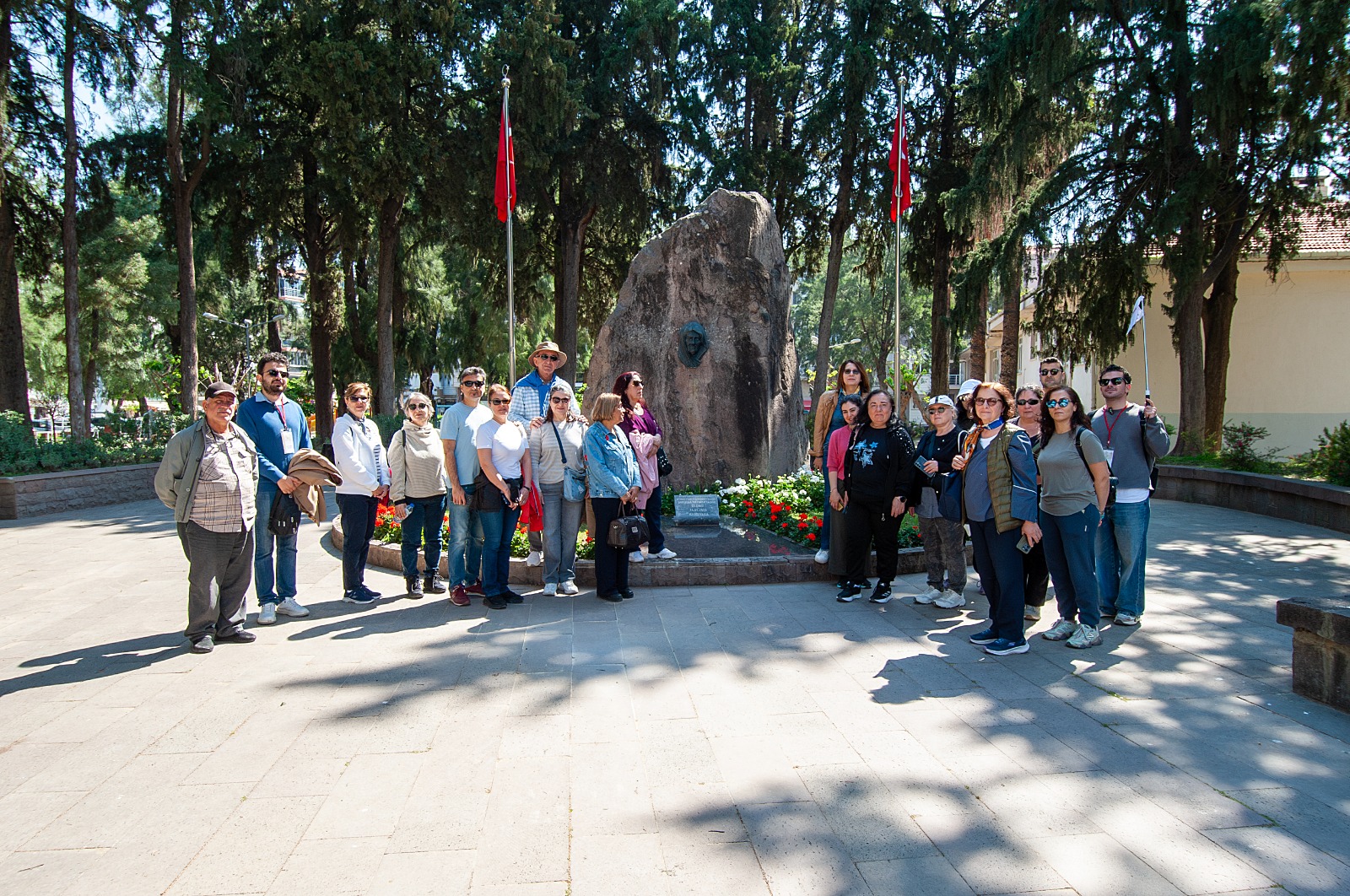 Karşıyaka'nın saklı tarihine yolculuk: Ücretsiz kent turları başladı