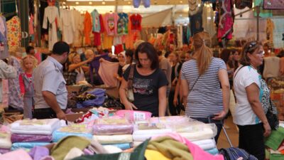 Karşıyaka Belediyesi, kentin en hareketli noktalarından biri olan Bostanlı Pazar