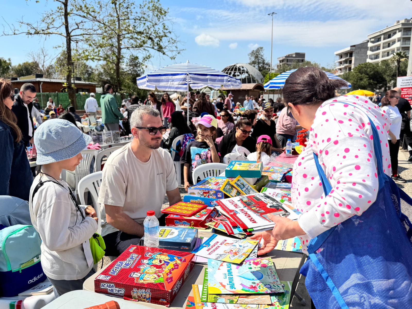 Çocuklar İçin 2. el pazarı: Şenlik havasında geri dönüşüm