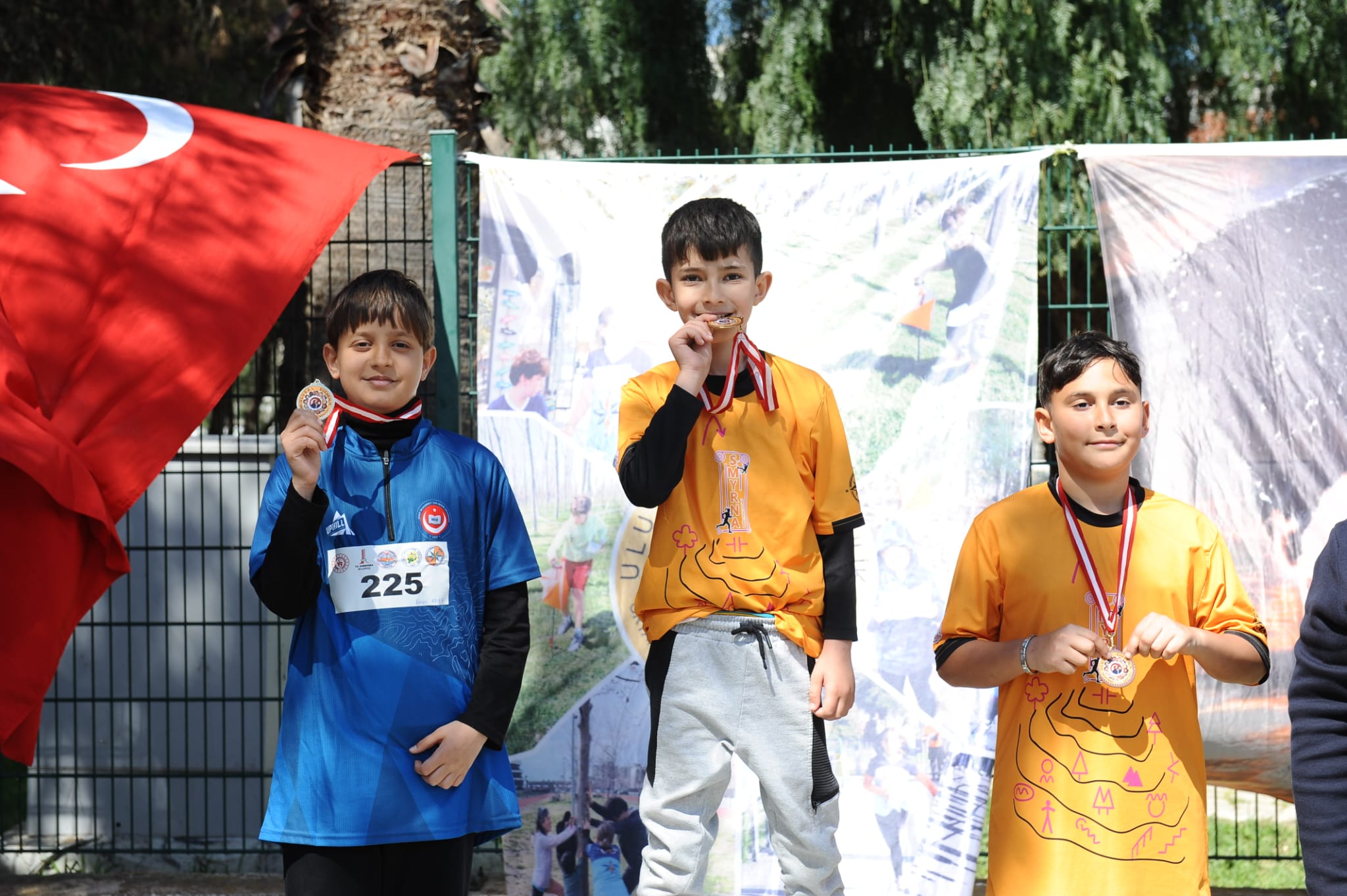 Karşıyaka’da oryantiring rüzgarı: Hem eğlendiler hem yön buldular