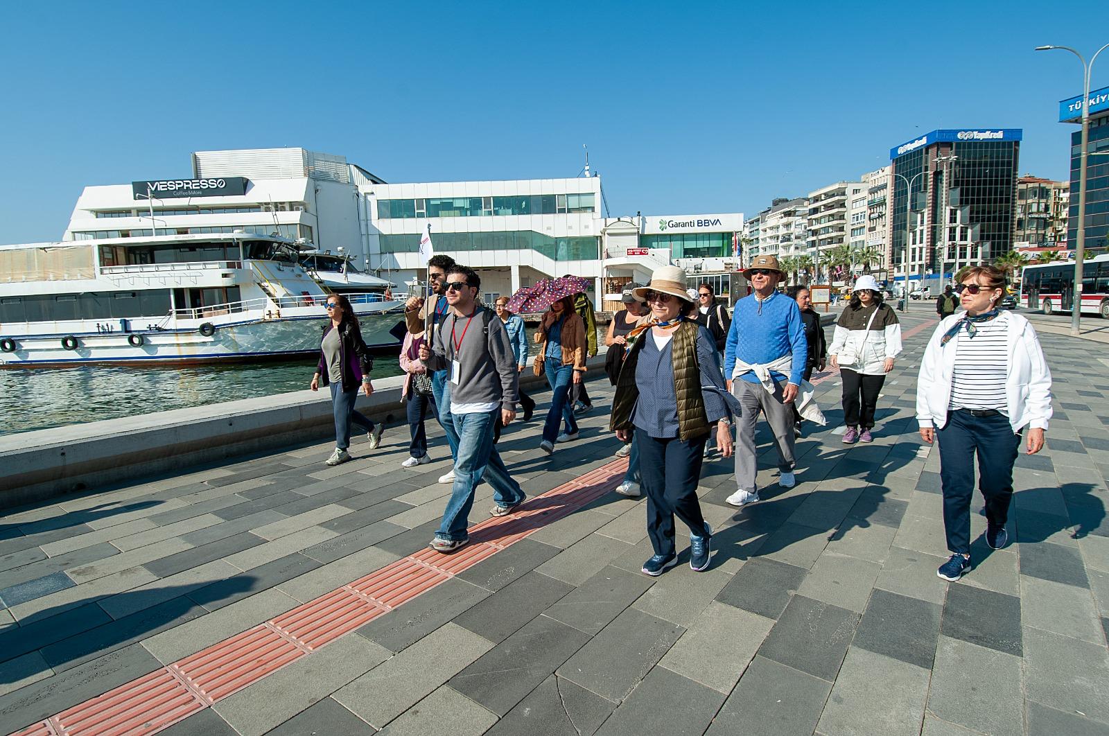 Karşıyaka'nın saklı tarihine yolculuk: Ücretsiz kent turları başladı