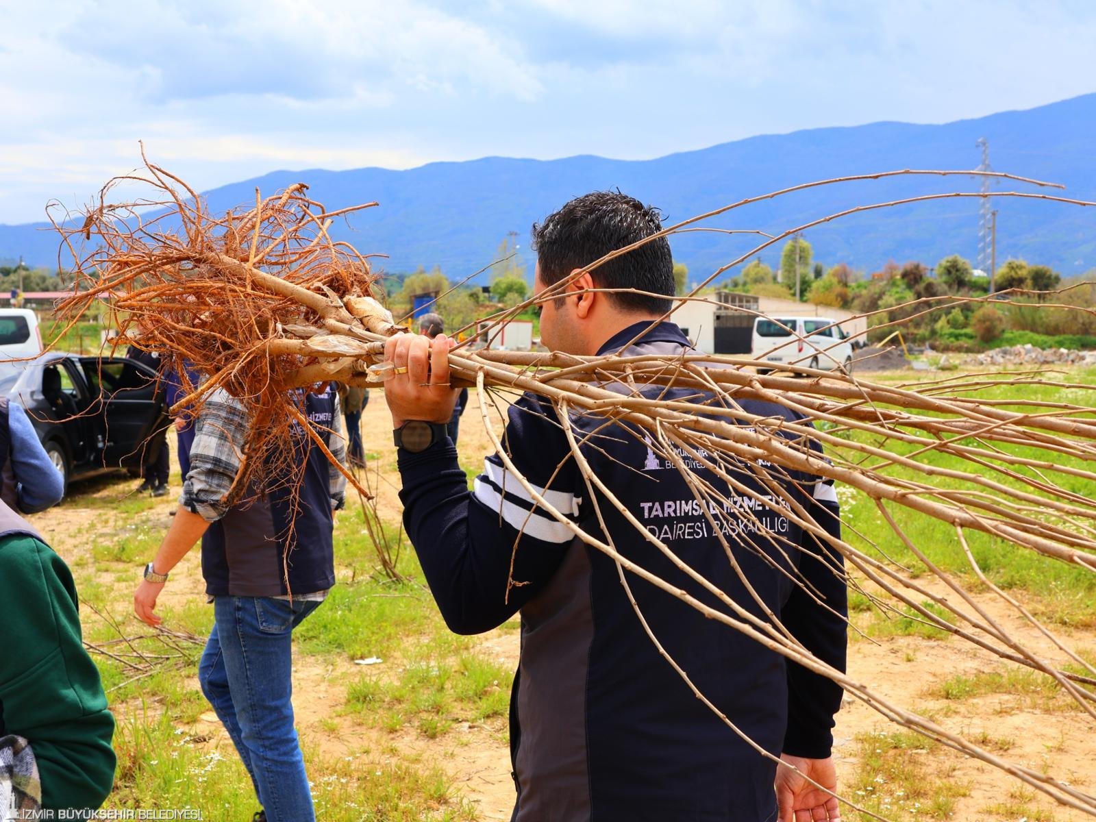 İzmir Büyükşehir Belediyesi, Beydağlı üreticinin hem bugününü hem de geleceğini