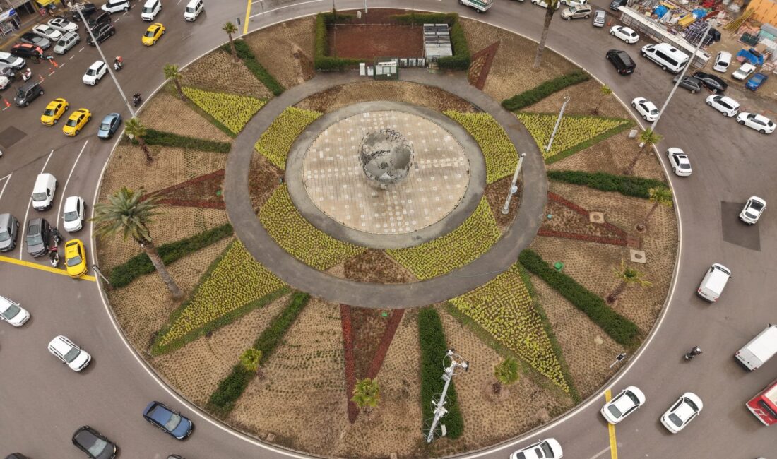 9 Eylül Meydanı baştan aşağı yenilendi. 4 bin metrekarelik alan