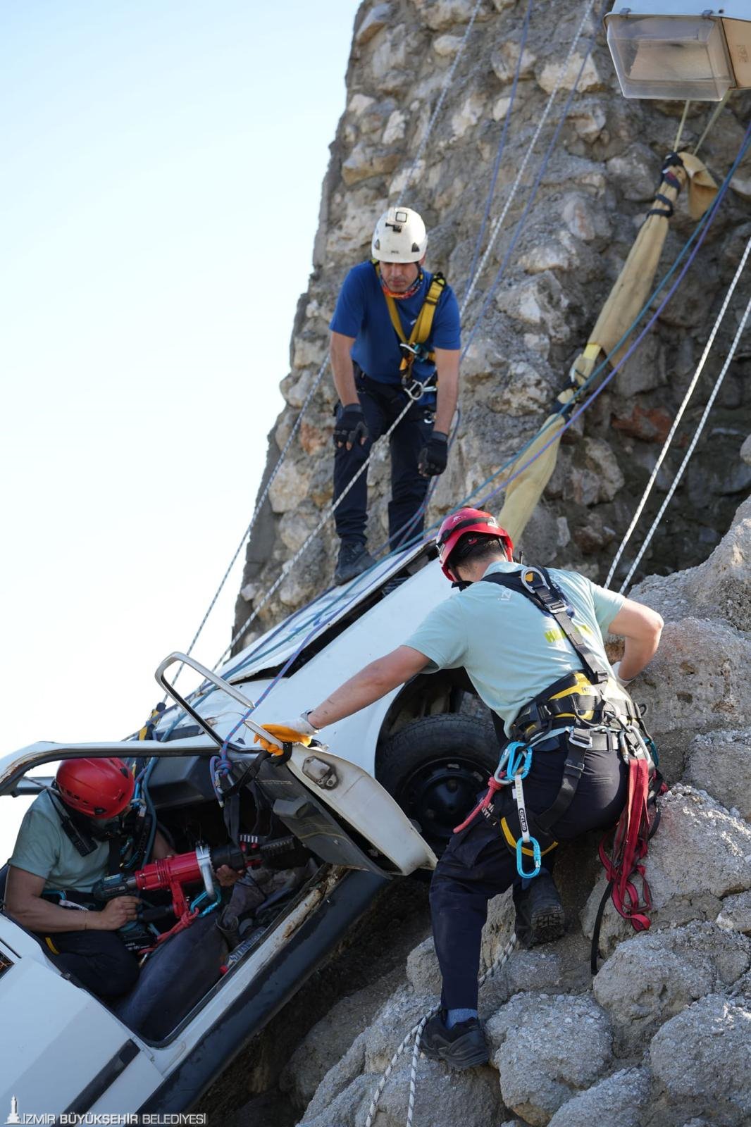 İzmir İtfaiyesi'ne 'Özel Kuvvet' disiplini: En zorlu senaryolara hazırlar 5 İzmir İtfaiyesi'ne 'Özel Kuvvet' disiplini: En zorlu senaryolara hazırlar