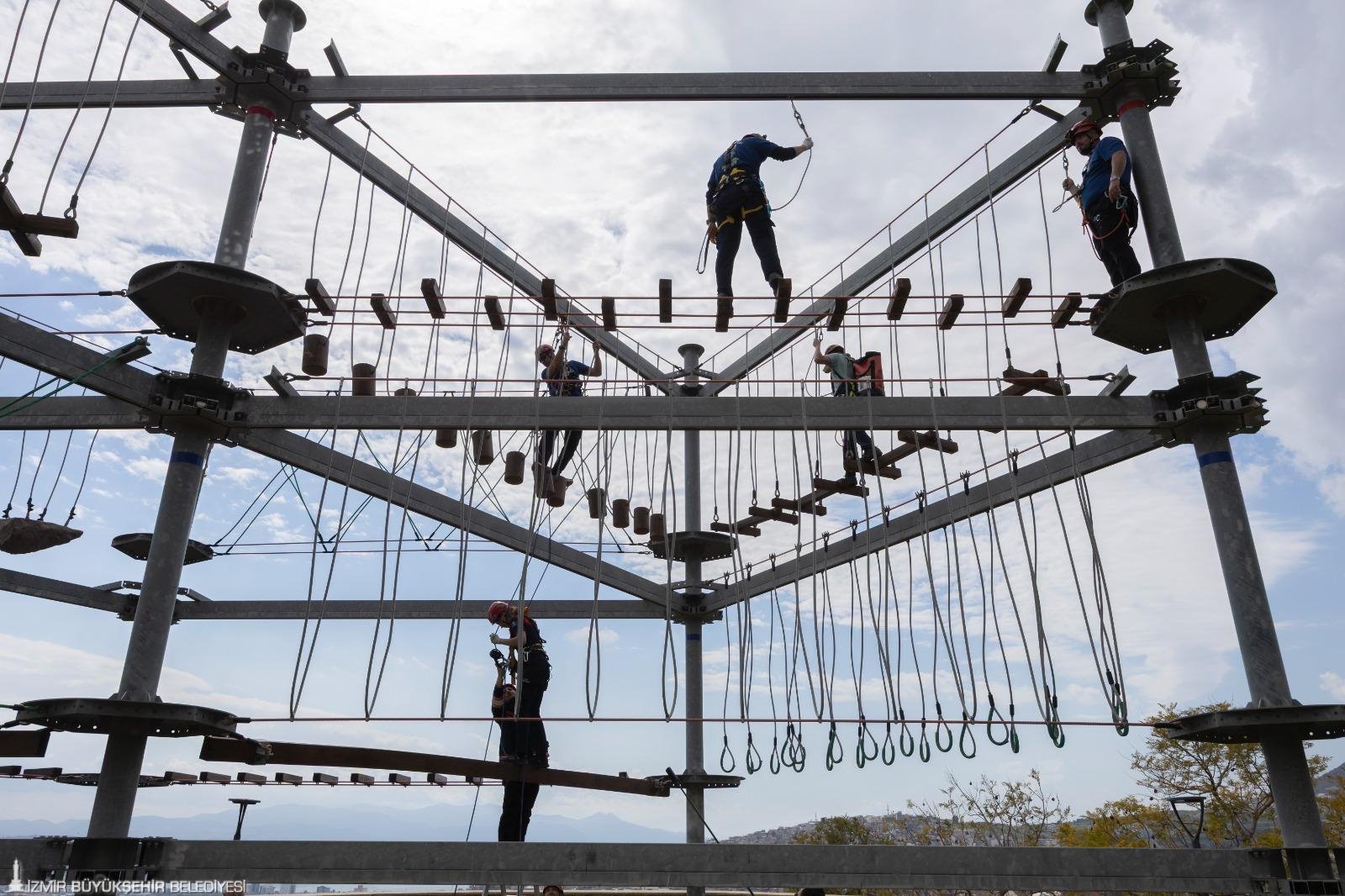 İzmir İtfaiyesi'ne 'Özel Kuvvet' disiplini: En zorlu senaryolara hazırlar 7 İzmir İtfaiyesi'ne 'Özel Kuvvet' disiplini: En zorlu senaryolara hazırlar