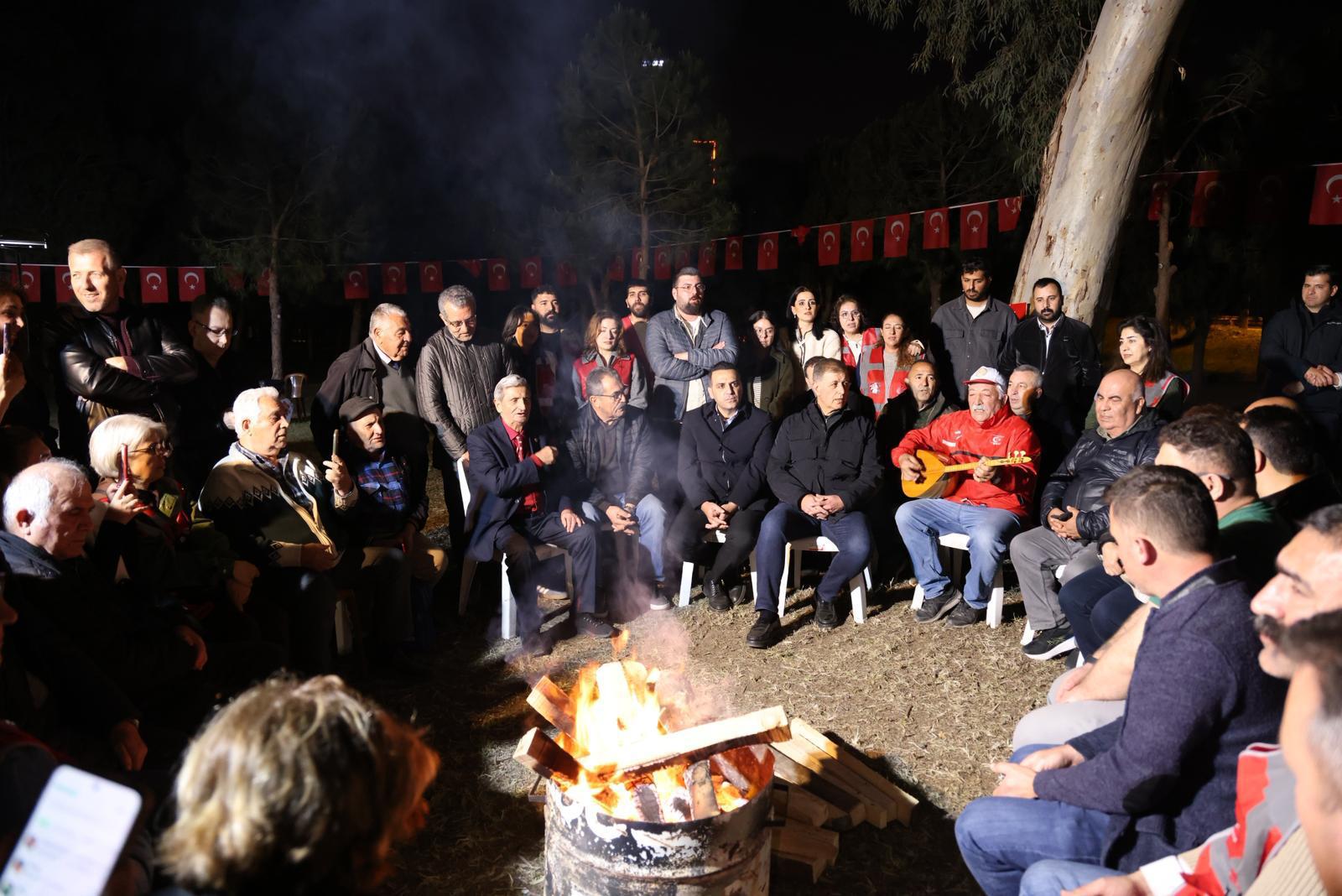 Meslek Fabrikası nöbeti sürüyor: “Uzlaşı istiyoruz ama vazgeçmiyoruz!” 2 Meslek Fabrikası nöbeti sürüyor: “Uzlaşı istiyoruz ama vazgeçmiyoruz!”