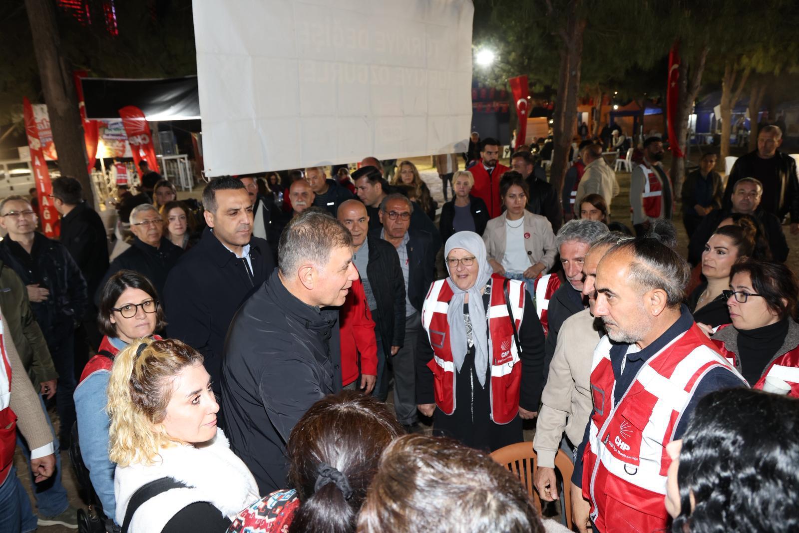 Meslek Fabrikası nöbeti sürüyor: “Uzlaşı istiyoruz ama vazgeçmiyoruz!” 1 Meslek Fabrikası nöbeti sürüyor: “Uzlaşı istiyoruz ama vazgeçmiyoruz!”