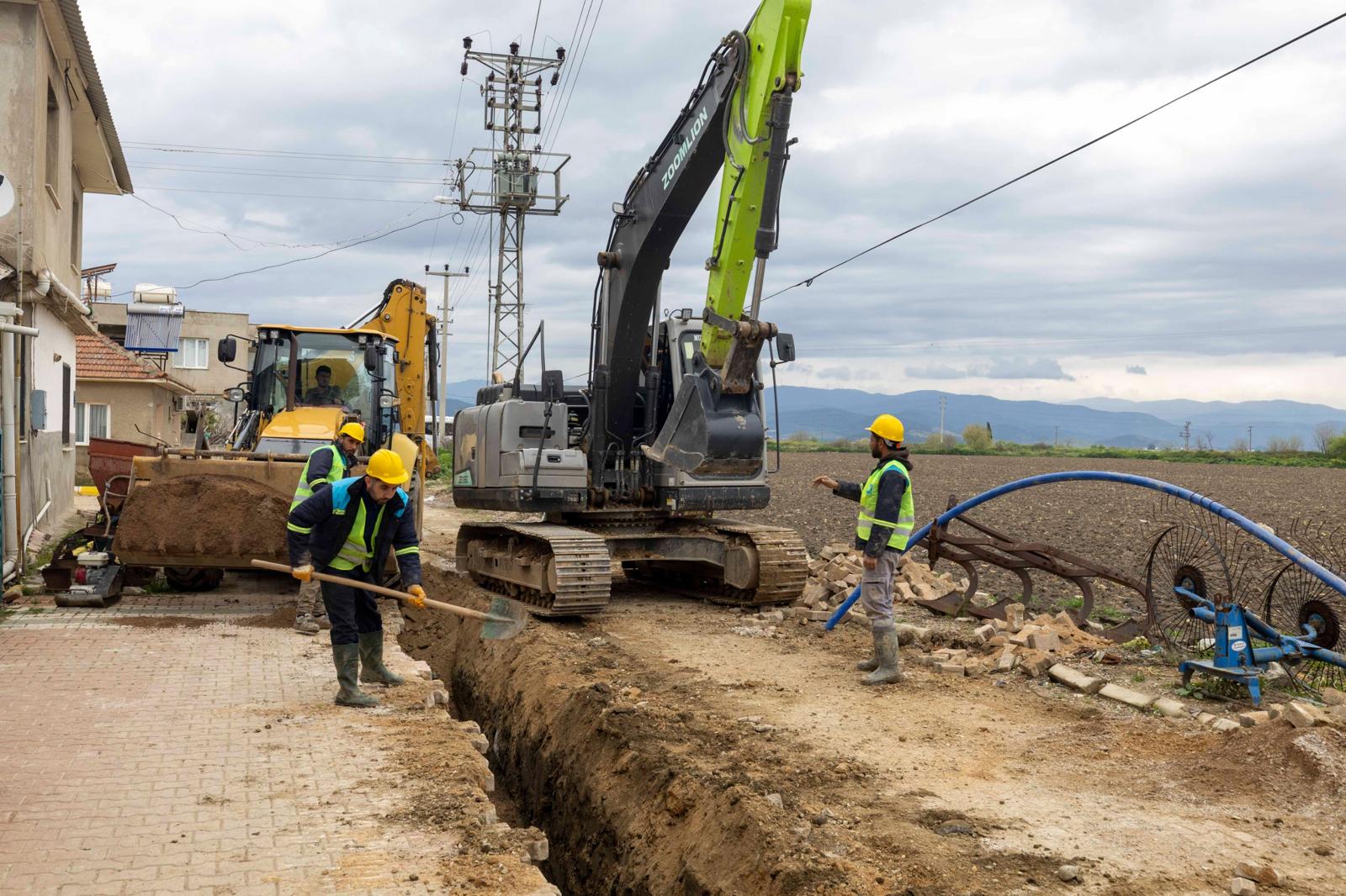 İZSU’dan üç ilçeye 180 milyonluk yatırım: İçme suyu hatları yenileniyor 1 İZSU’dan üç ilçeye 180 milyonluk yatırım: İçme suyu hatları yenileniyor
