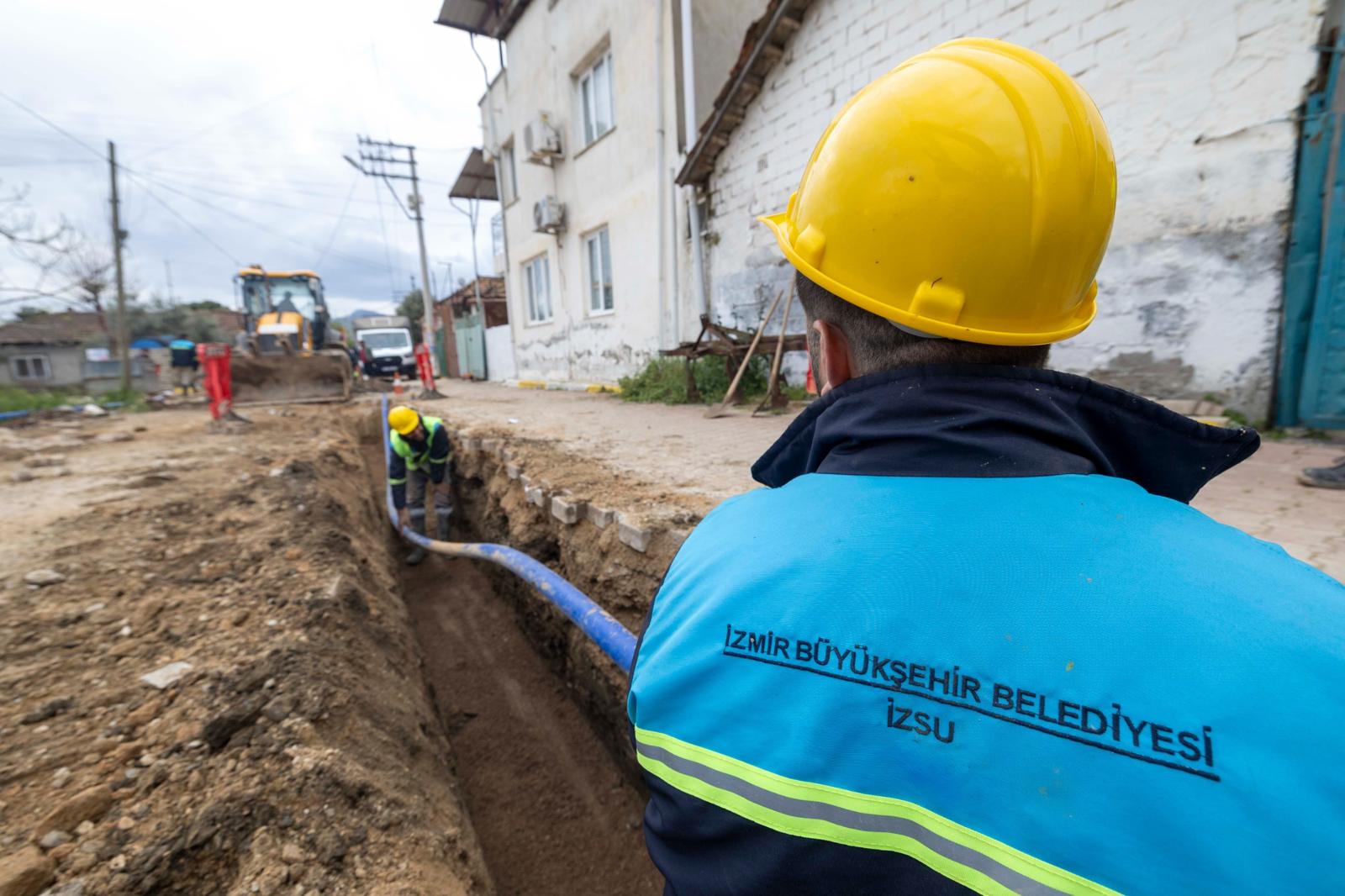 İZSU’dan üç ilçeye 180 milyonluk yatırım: İçme suyu hatları yenileniyor 2 İZSU’dan üç ilçeye 180 milyonluk yatırım: İçme suyu hatları yenileniyor