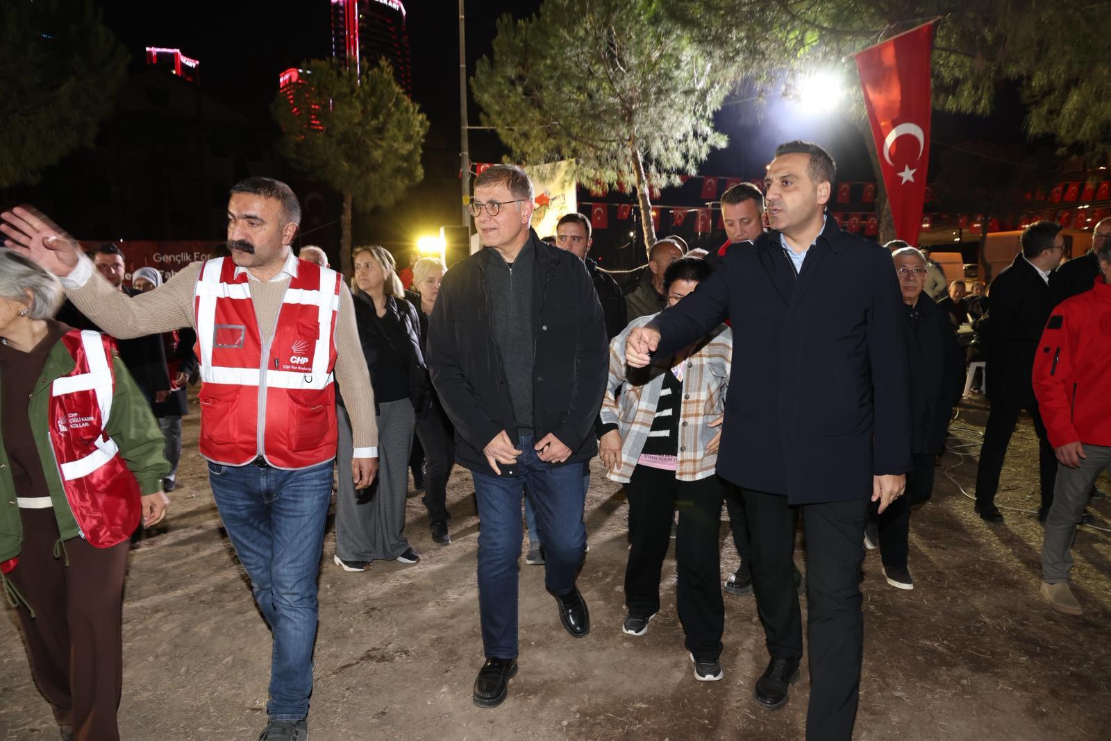 Meslek Fabrikası nöbeti sürüyor: “Uzlaşı istiyoruz ama vazgeçmiyoruz!” 3 Meslek Fabrikası nöbeti sürüyor: “Uzlaşı istiyoruz ama vazgeçmiyoruz!”