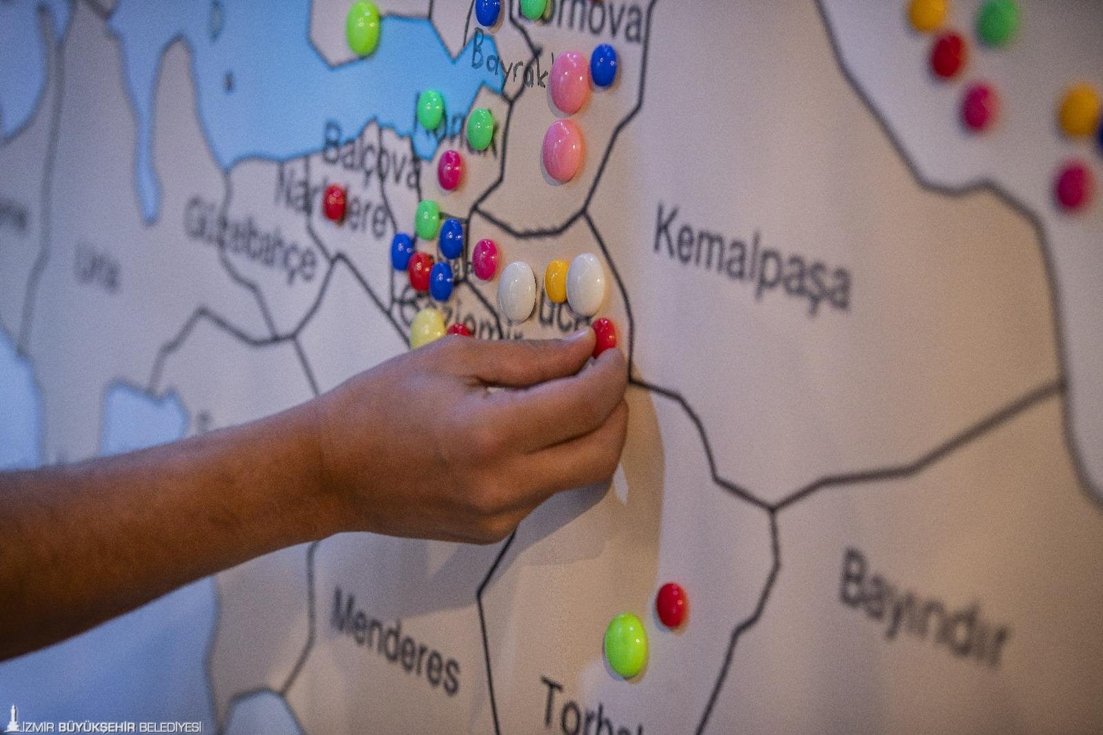 İzmir Büyükşehir Belediyesi’nden devrim niteliğinde adım! 

Yurttaş Meclisi yola çıkıyor.