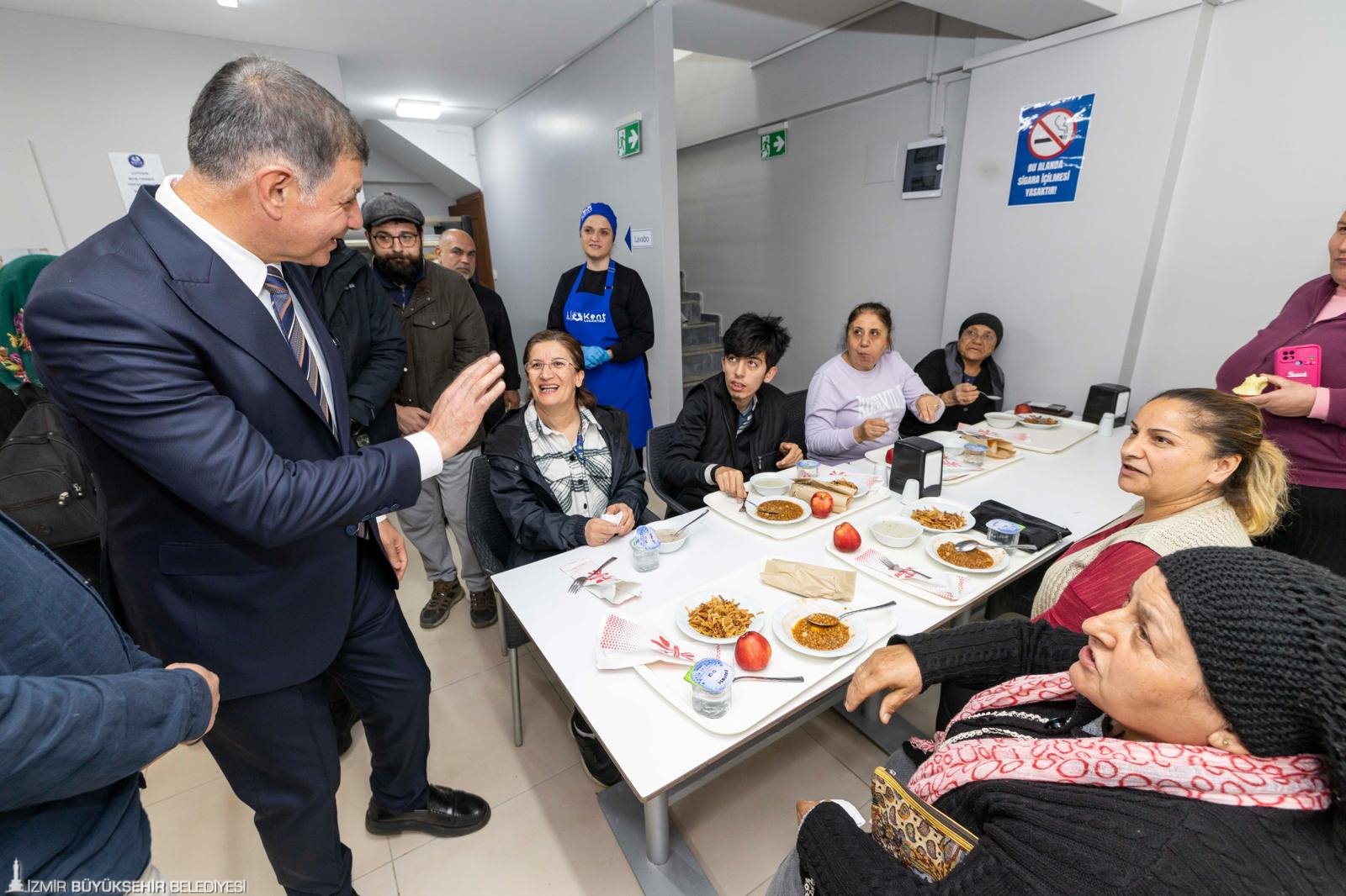 Kent Lokantası'nın 6'ıncısı Yamanlar'da: 4 çeşit yemek 25 lira 7 Kent Lokantası'nın 6'ıncısı Yamanlar'da: 4 çeşit yemek 25 lira