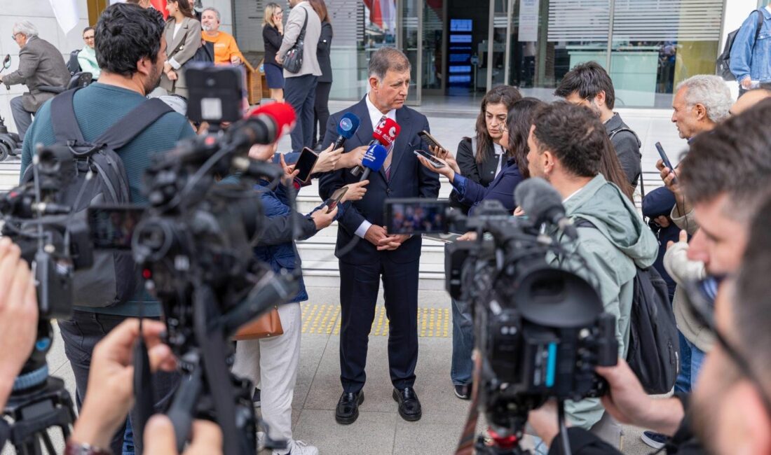 İzmir Büyükşehir Belediye Başkanı Dr. Cemil Tugay, İZSU işçisinin yaşamını