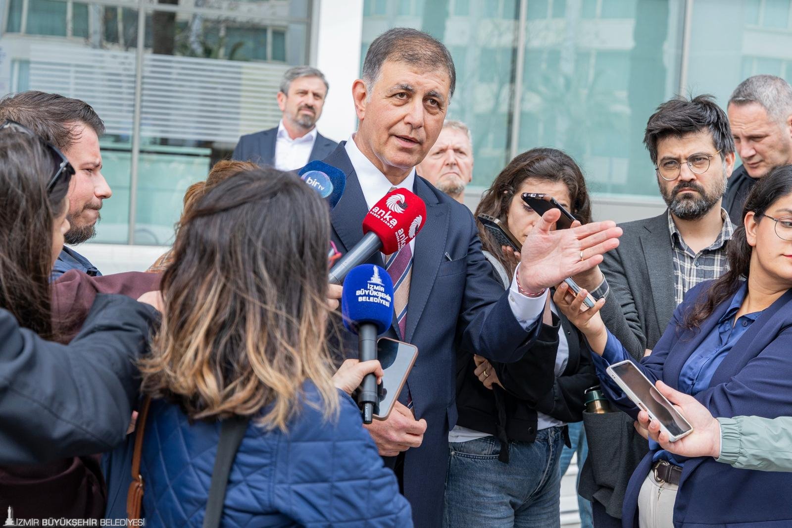 Tugay'dan 'Meslek Fabrikası' resti: 'Geri adım atmayacağız; burası halkın' 3 Tugay'dan 'Meslek Fabrikası' resti: 'Geri adım atmayacağız; burası halkın'