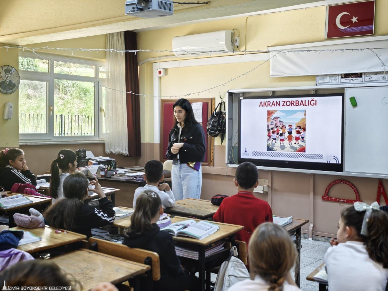 İzmir Büyükşehir Belediyesi, son dönemde okullarda yükselen bir sorun olan